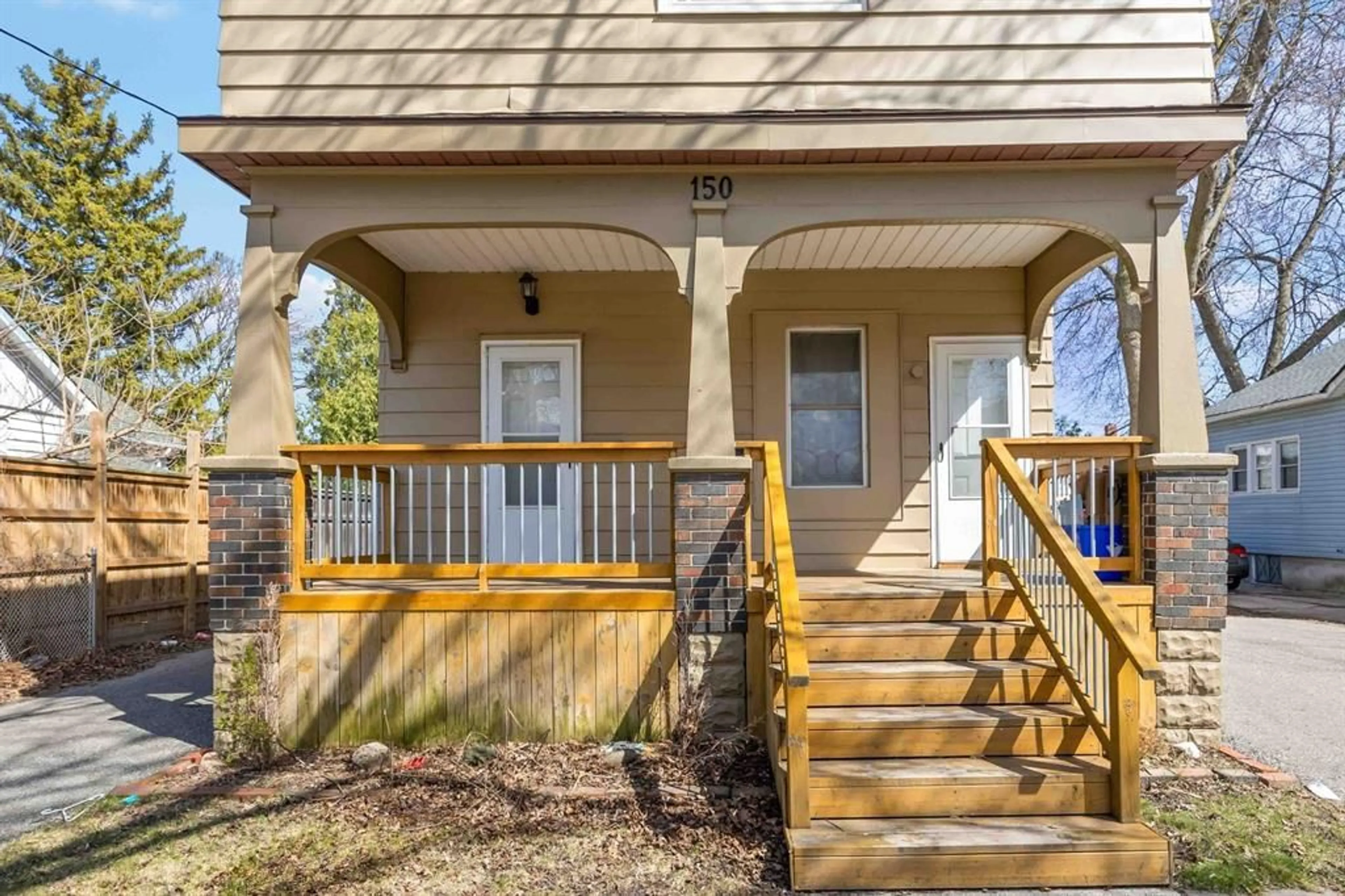 Unknown for 150 COLLEGE Ave, Sarnia Ontario N7T 6B3