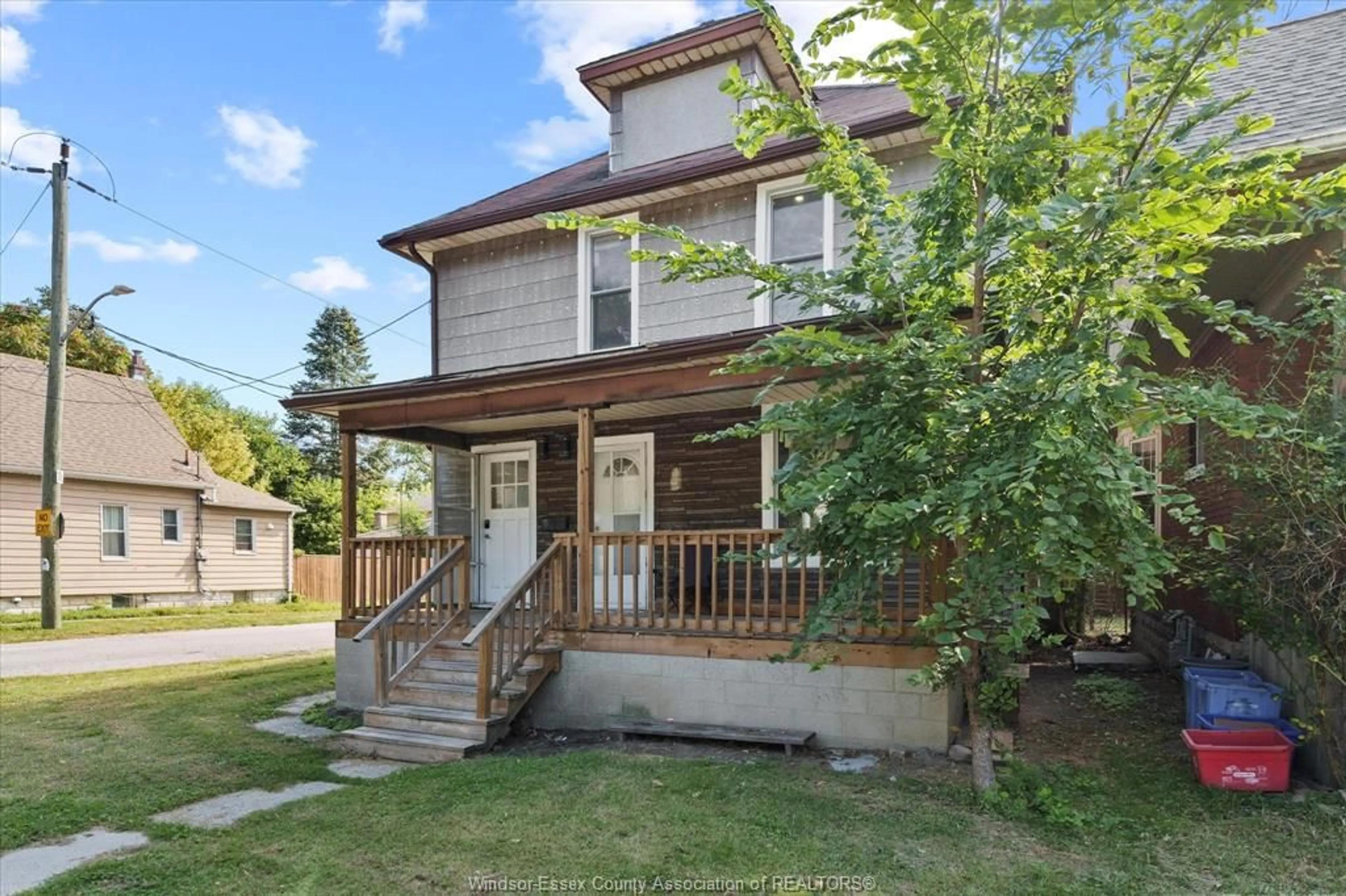 Unknown for 3243 BABY St, Windsor Ontario N9C 1K7