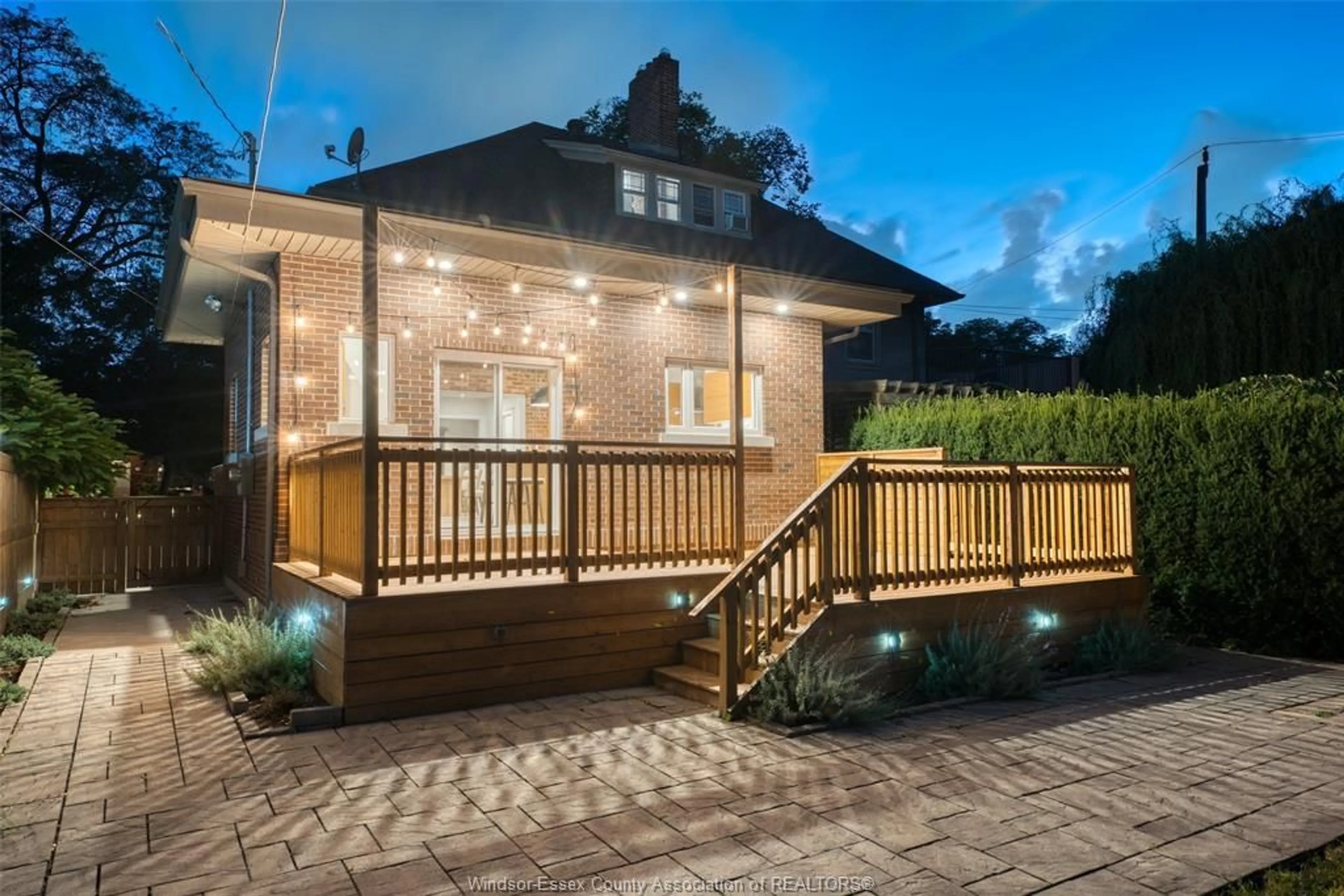 Patio, street for 1224 Kildare, Windsor Ontario N8Y 3H8