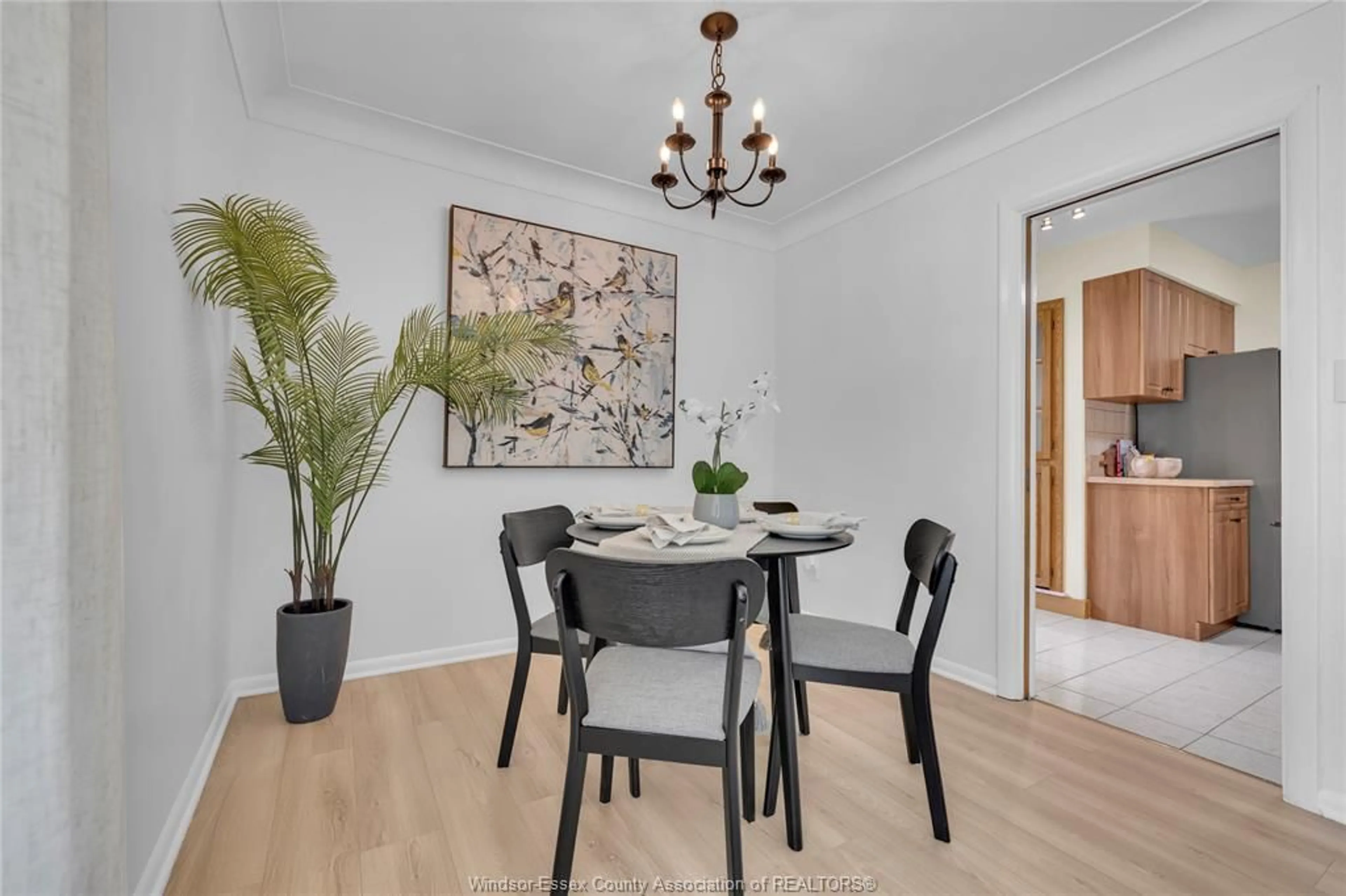 Dining room, wood/laminate floor for 1269 VIRGINIA Ave, Windsor Ontario N8S 2Z1