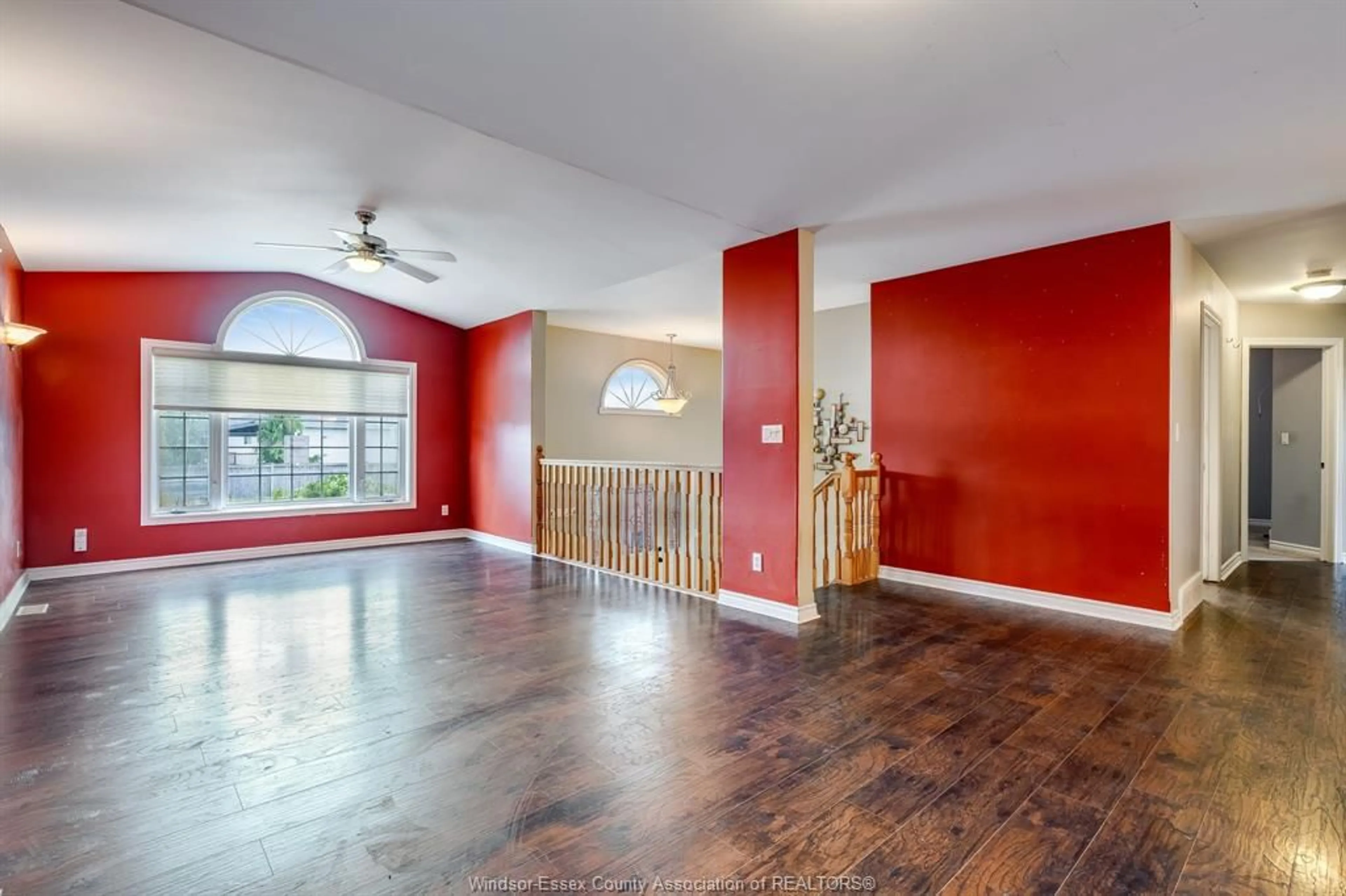 Indoor foyer for 1418 McMahon, Lakeshore Ontario N8L 0R1