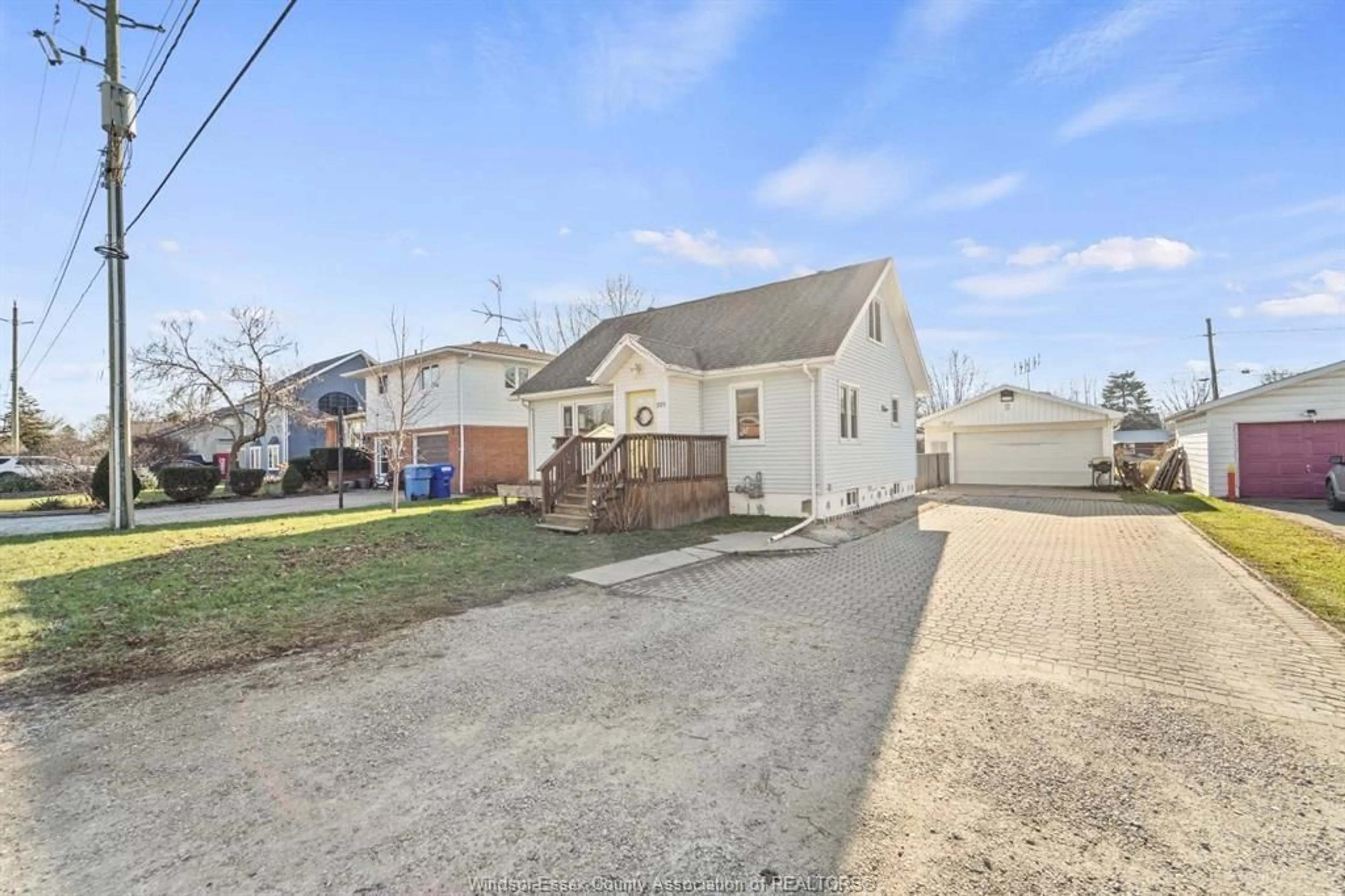 A pic from outside/outdoor area/front of a property/back of a property/a pic from drone, street for 321 SINASAC St, Harrow Ontario N0R 1G0