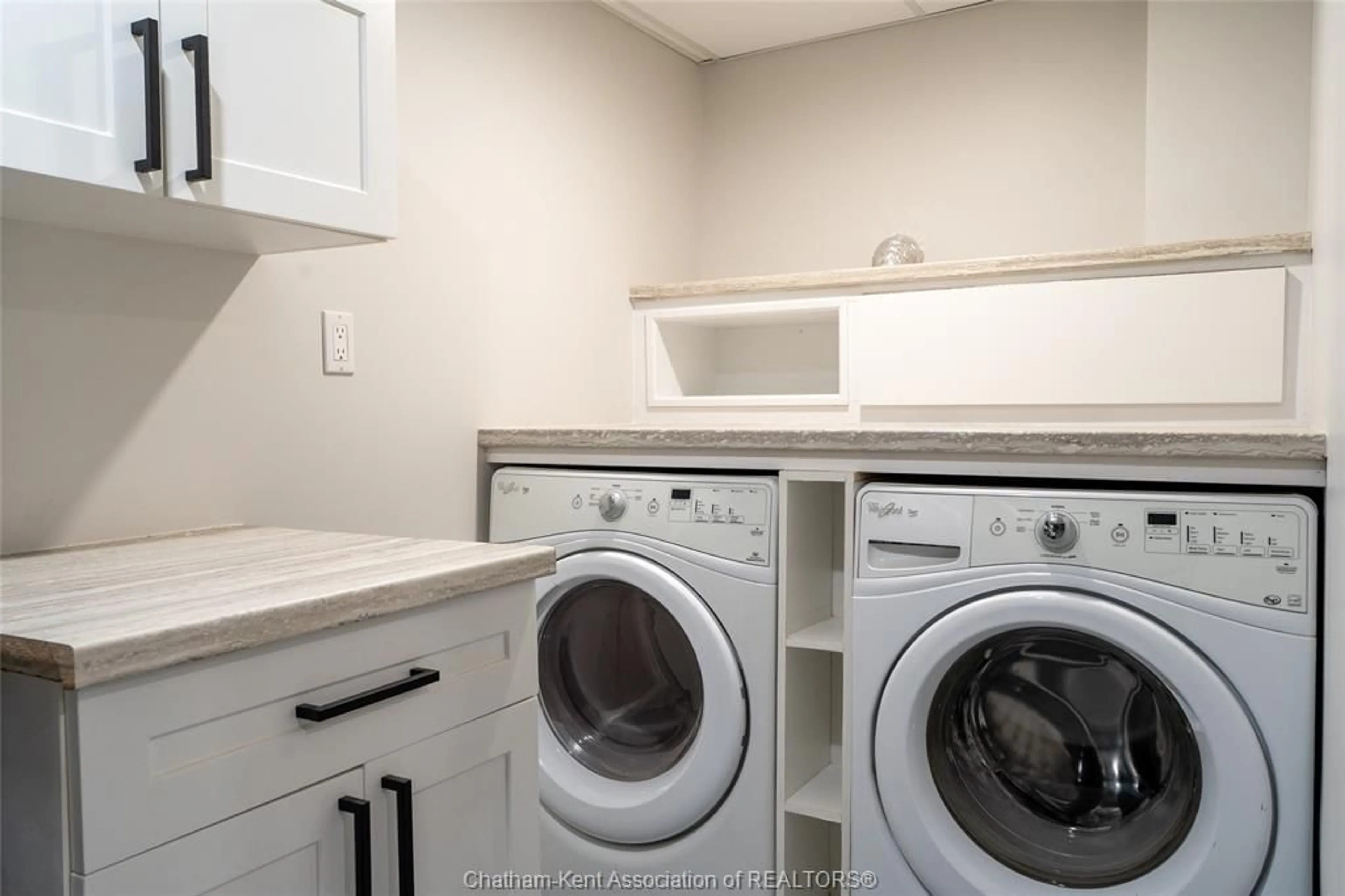 Laundry room for 122 Michener Rd, Chatham Ontario N7L 4C1