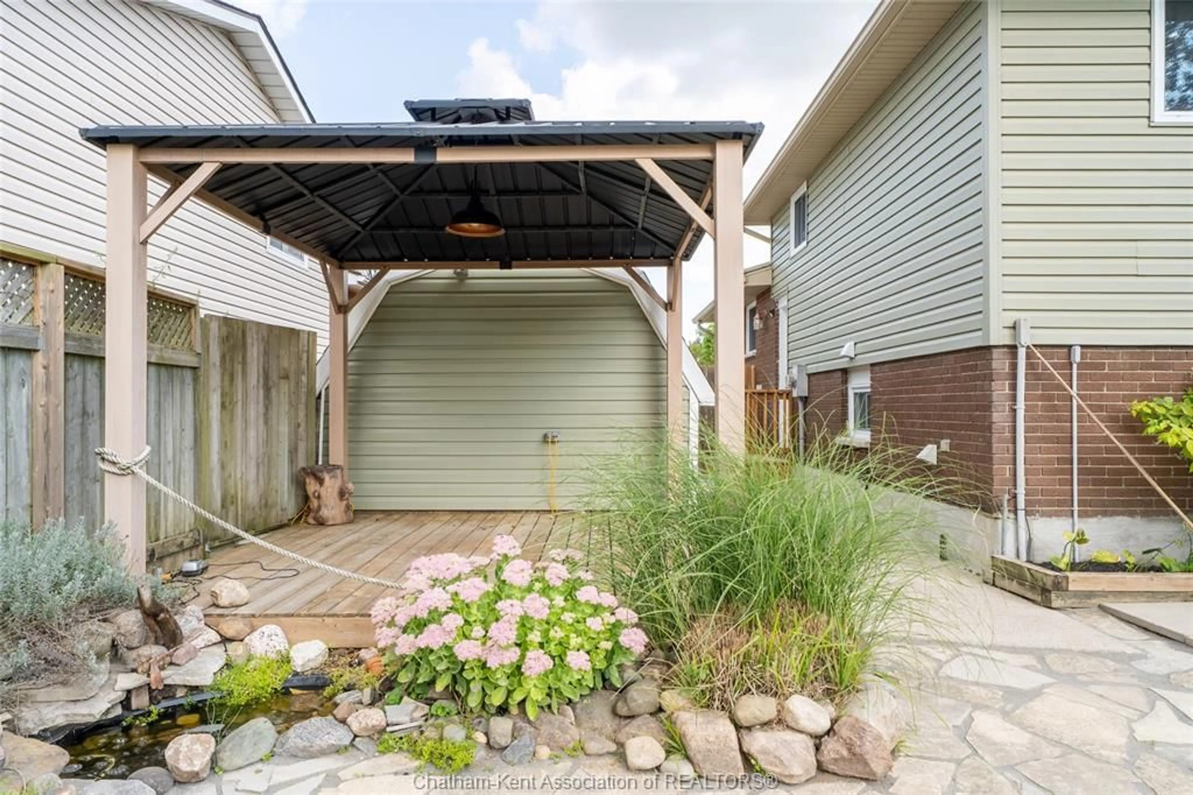 Patio, street for 122 Michener Rd, Chatham Ontario N7L 4C1