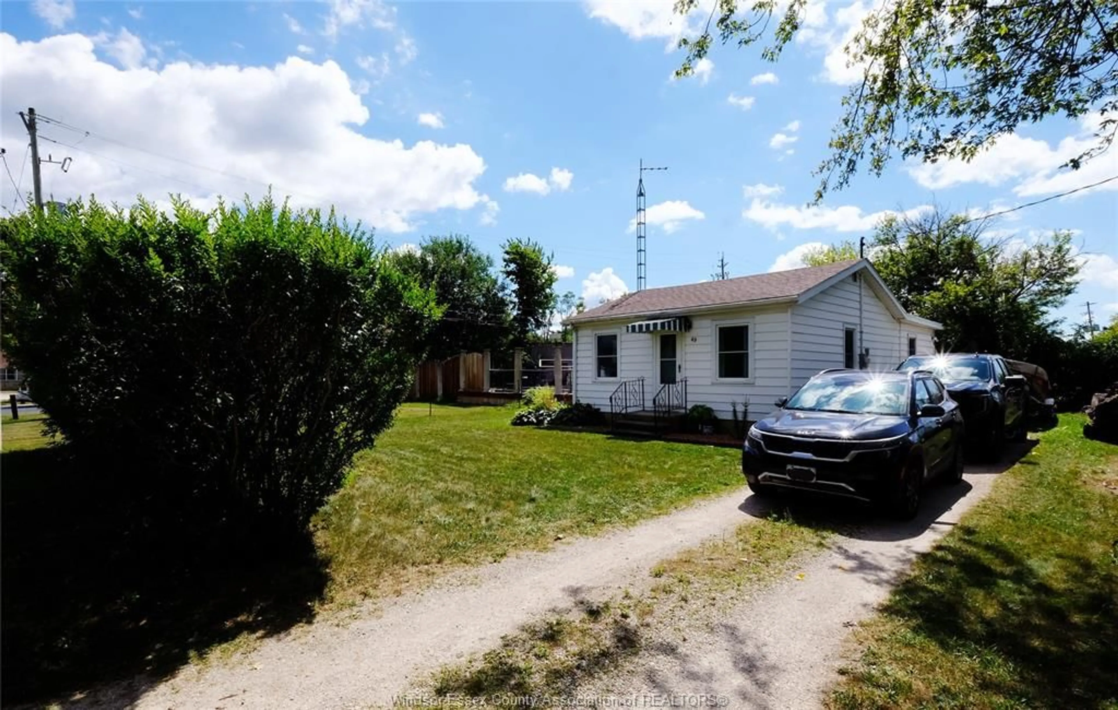 A pic from outside/outdoor area/front of a property/back of a property/a pic from drone, street for 49 Delta, Harrow Ontario N0R 1G0