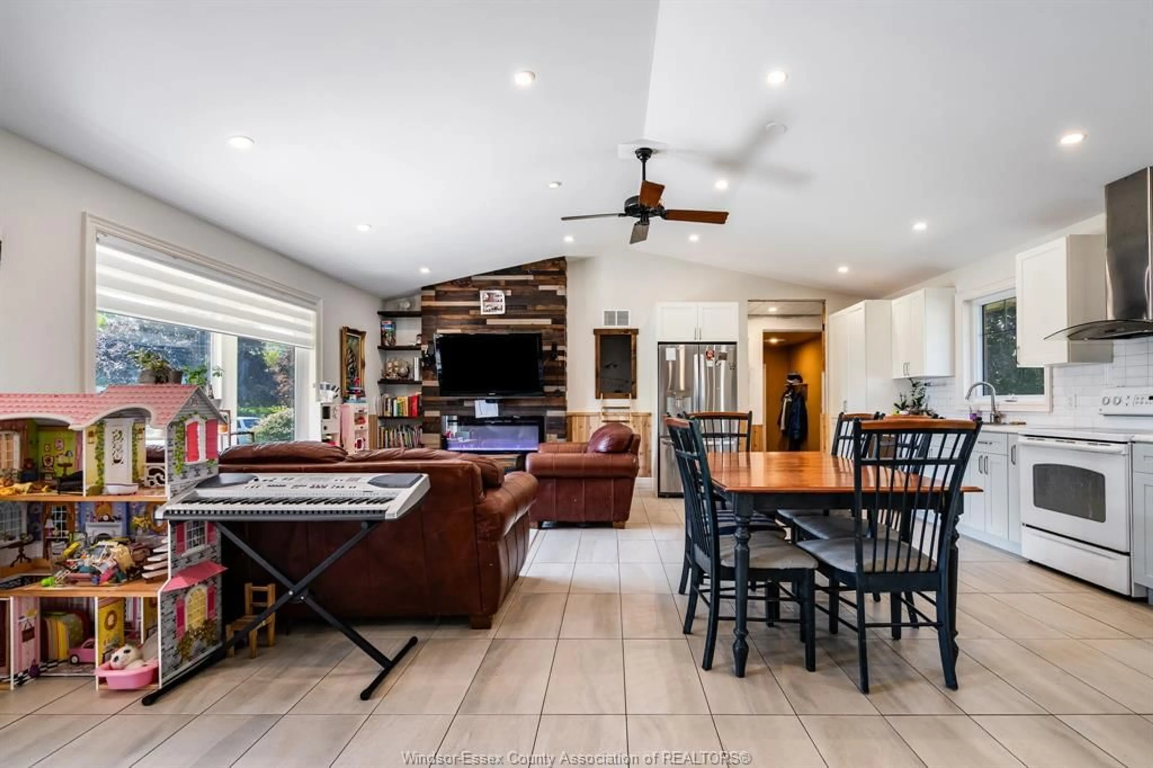 Open concept kitchen, ceramic/tile floor for 1336 Sunset Ave, Kingsville Ontario N9Y 2T3