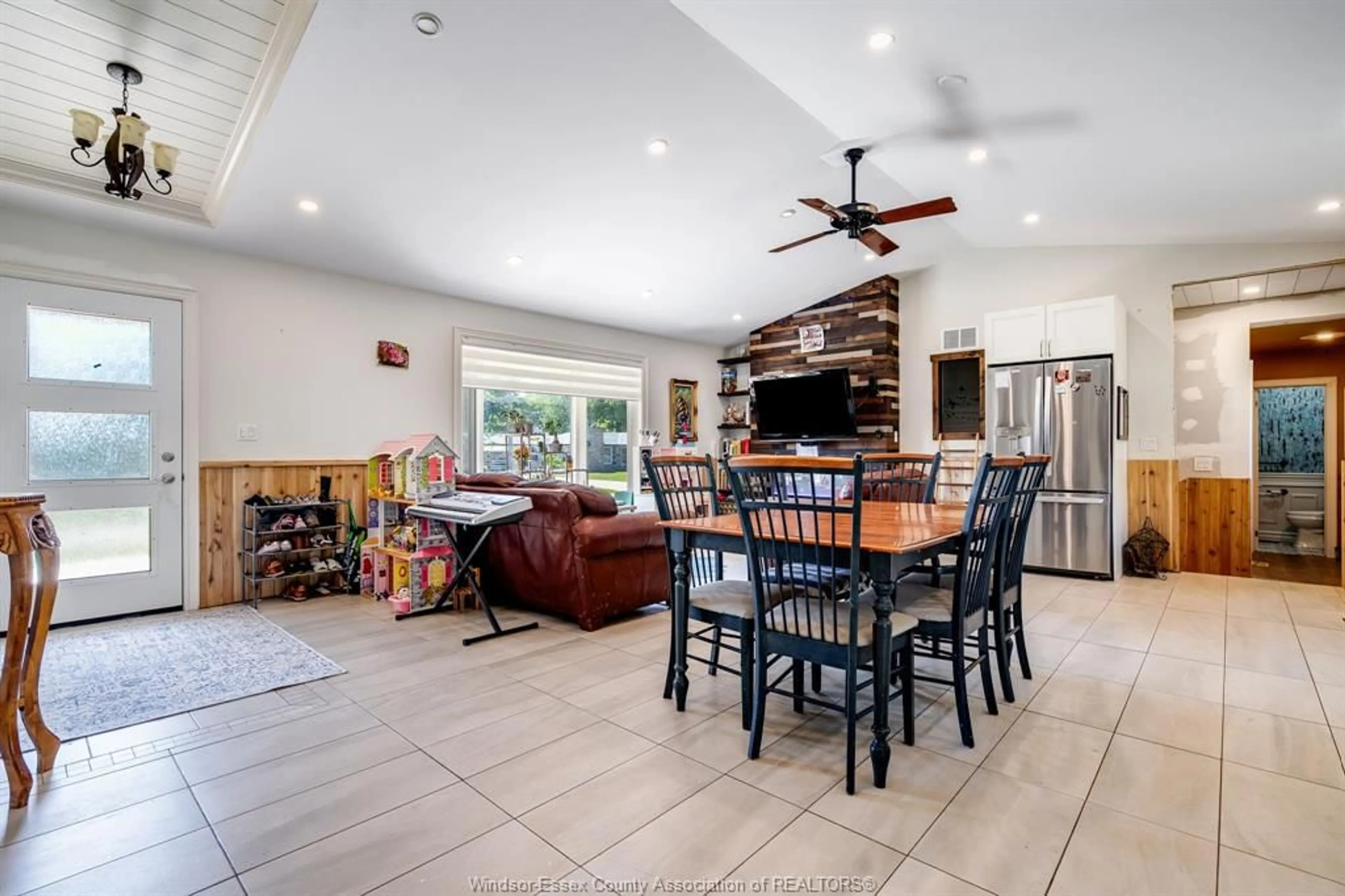 Open concept kitchen, ceramic/tile floor for 1336 Sunset Ave, Kingsville Ontario N9Y 2T3