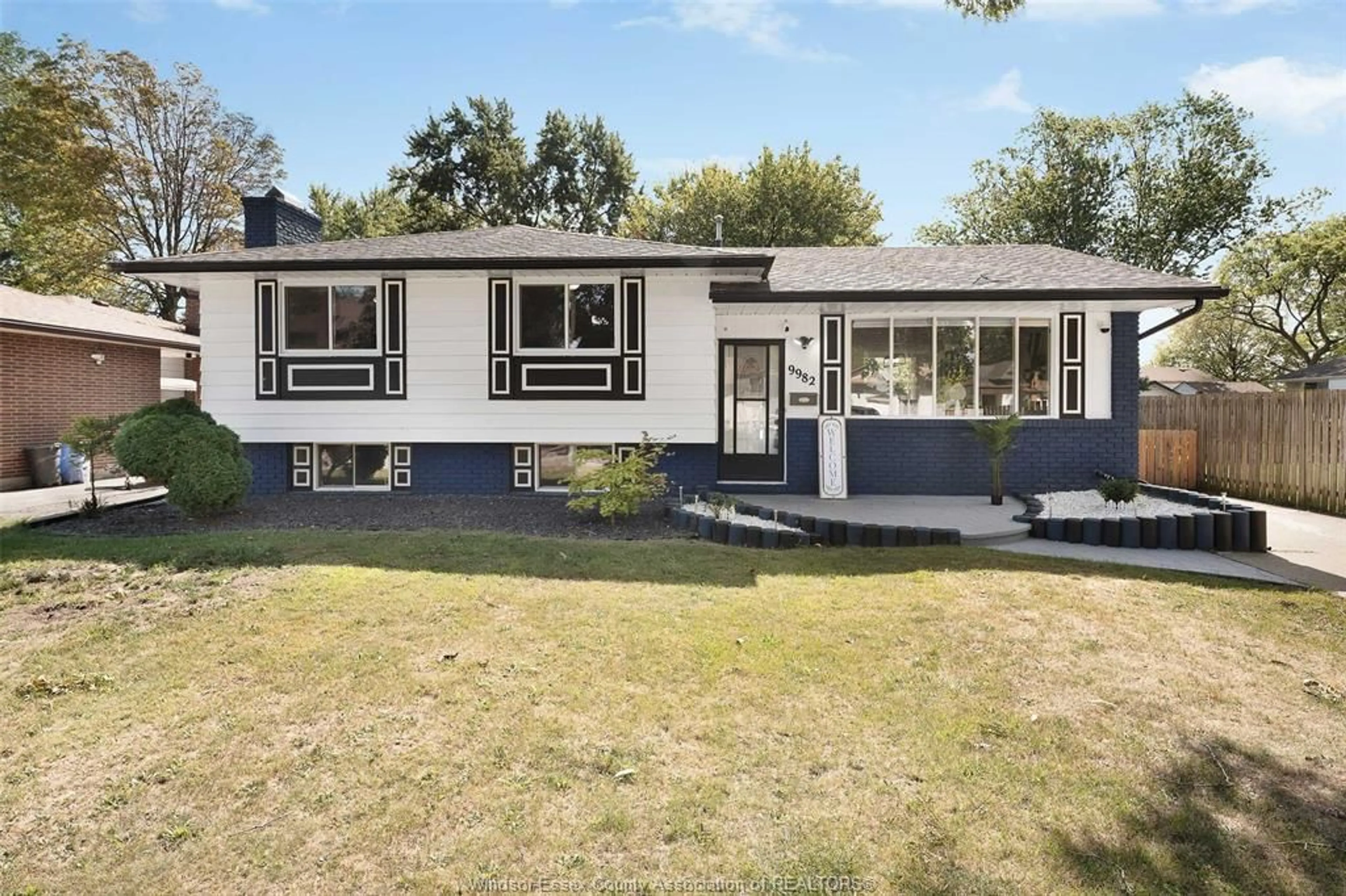 Home with vinyl exterior material, street for 9982 KENWOOD Cres, Windsor Ontario N8R 1H2