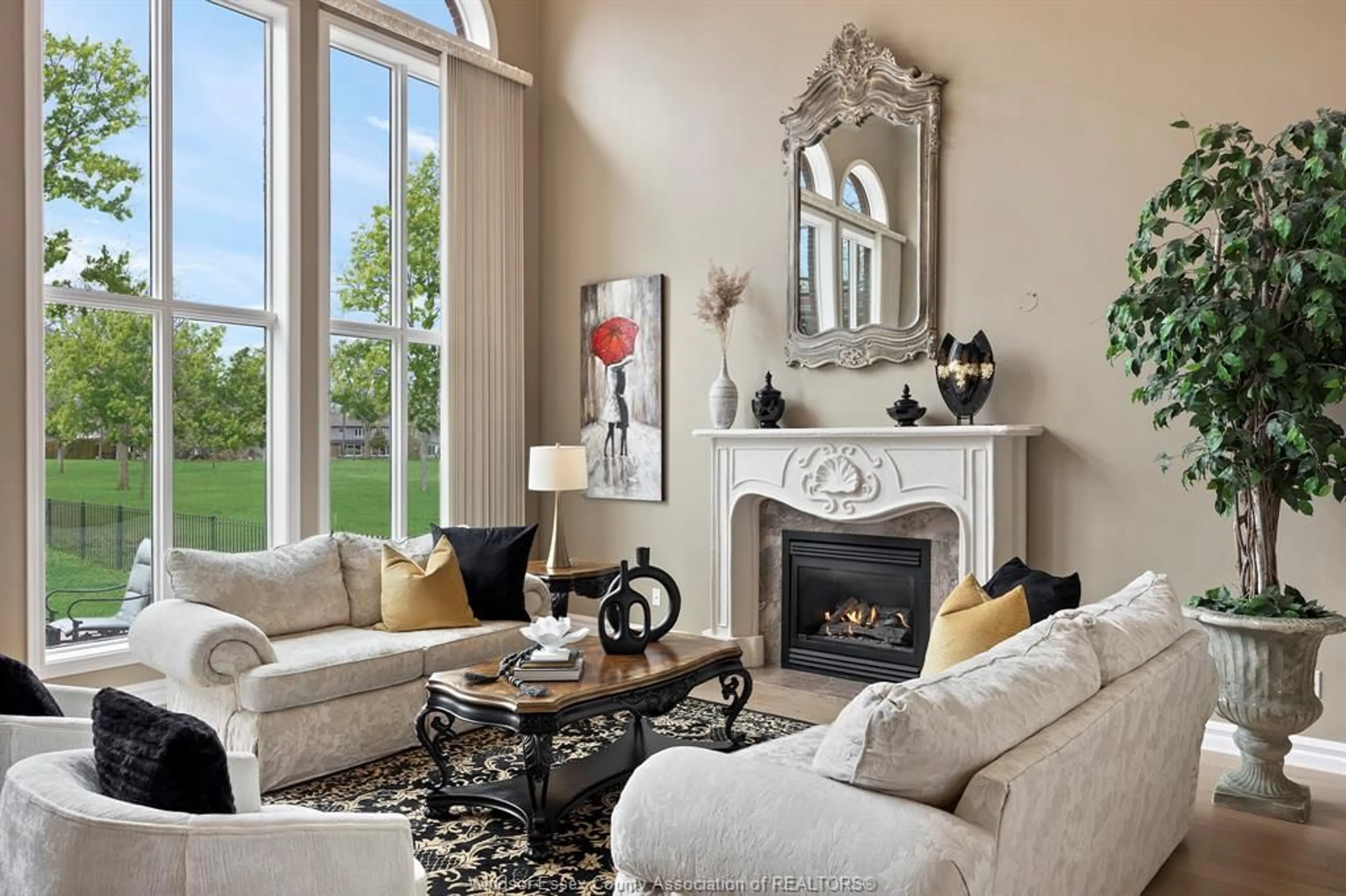 Living room with furniture, unknown for 141 CLUBVIEW Dr, Amherstburg Ontario N9V 3Z2