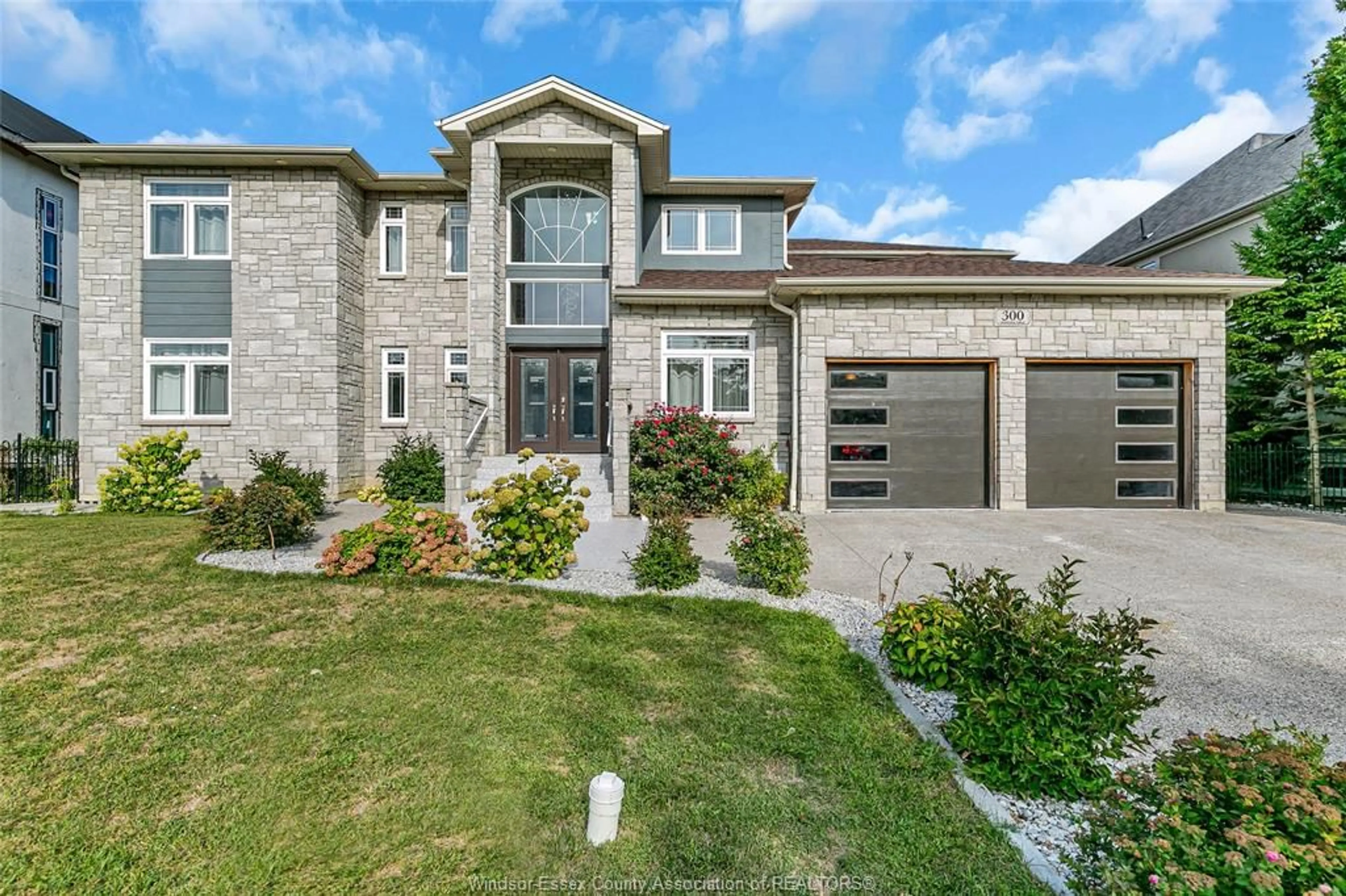 Home with brick exterior material, street for 300 SHOREVIEW Cir, Windsor Ontario N8P 1M7
