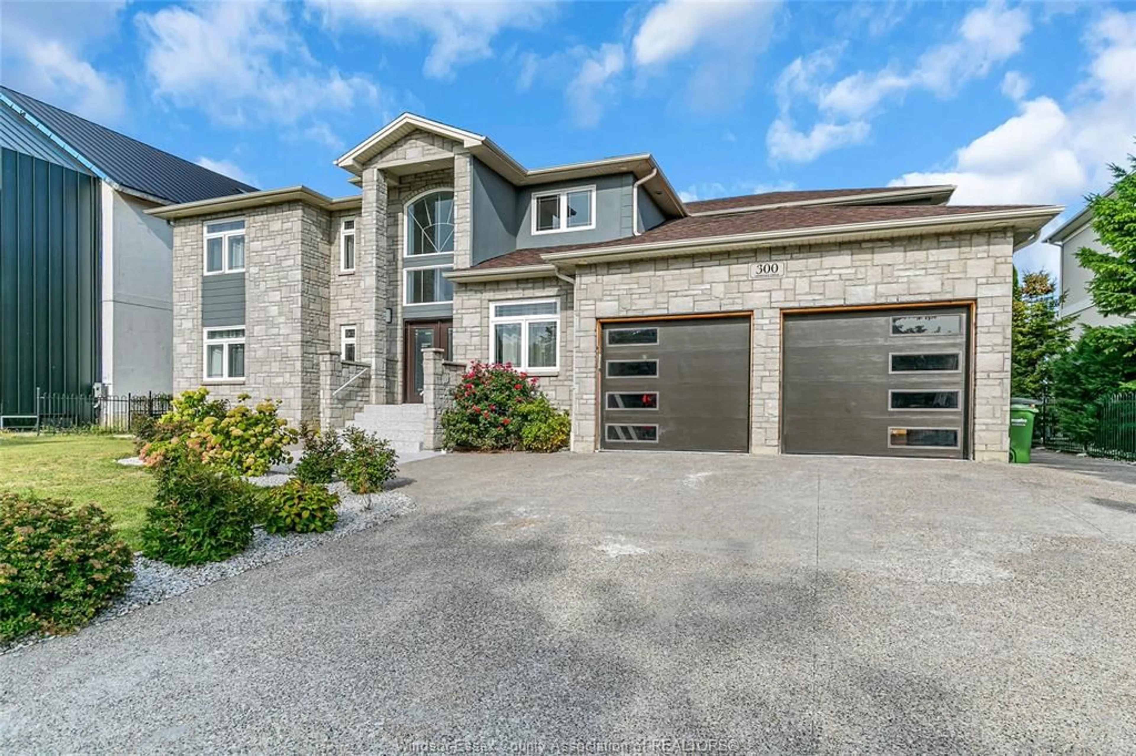 Home with brick exterior material, street for 300 SHOREVIEW Cir, Windsor Ontario N8P 1M7
