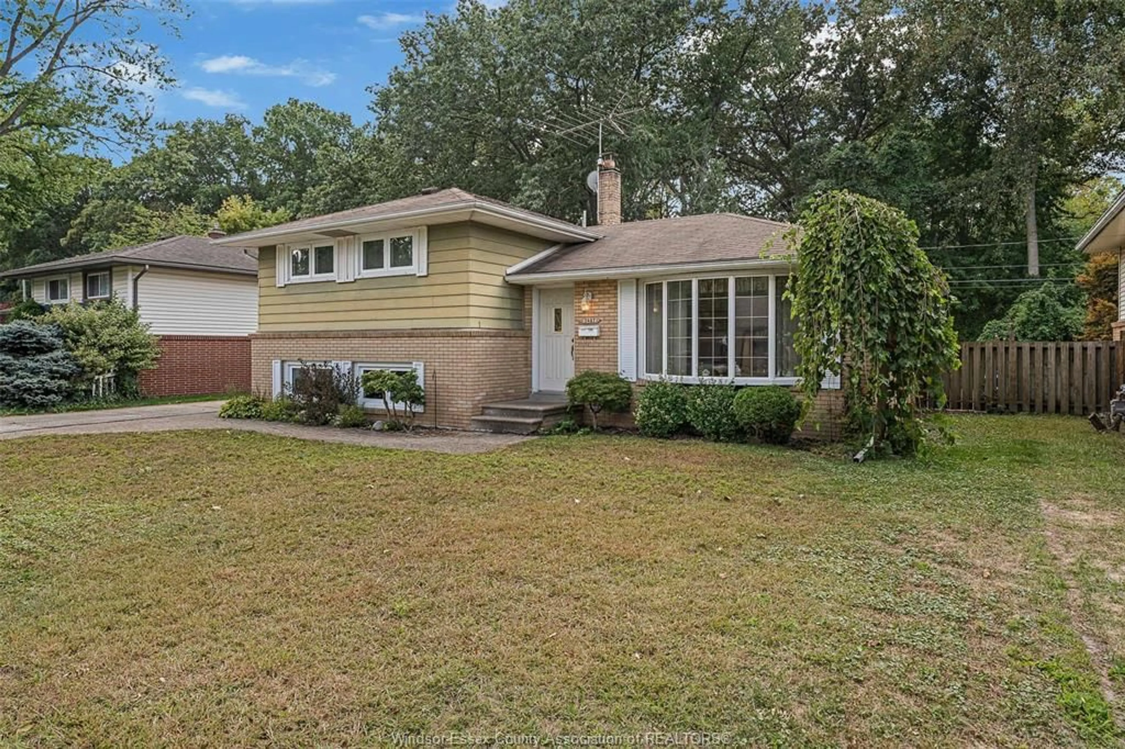 Unknown for 3487 ASKIN Ave, Windsor Ontario N9E 3J8