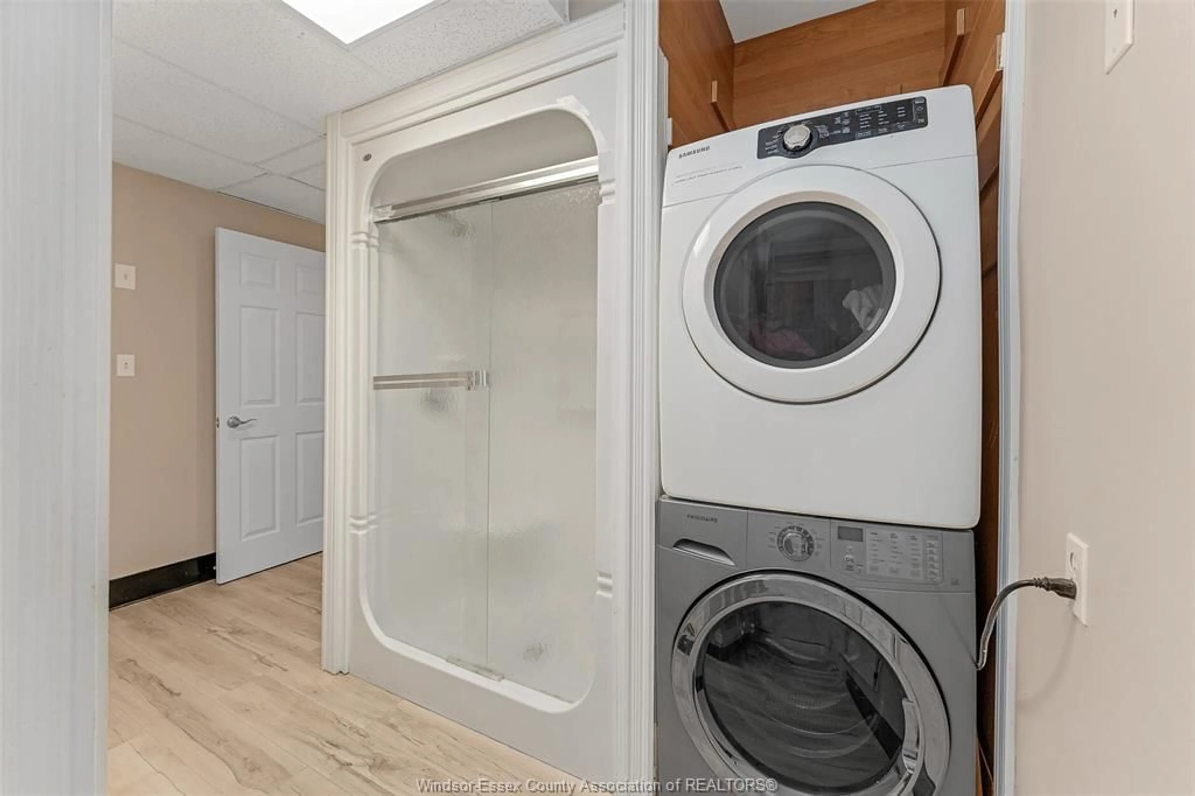Laundry room for 4753 LAVENDER, Windsor Ontario N9G 3A7