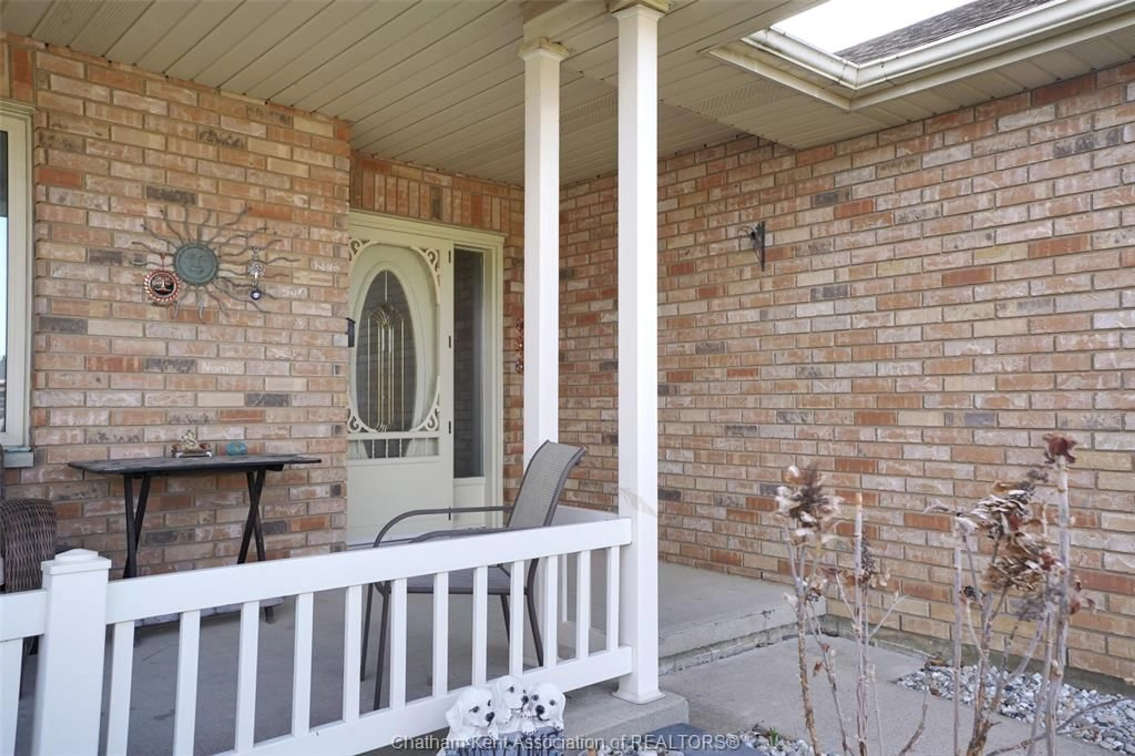 Patio, street for 204 Garden Path, Chatham Ontario N7M 5M3