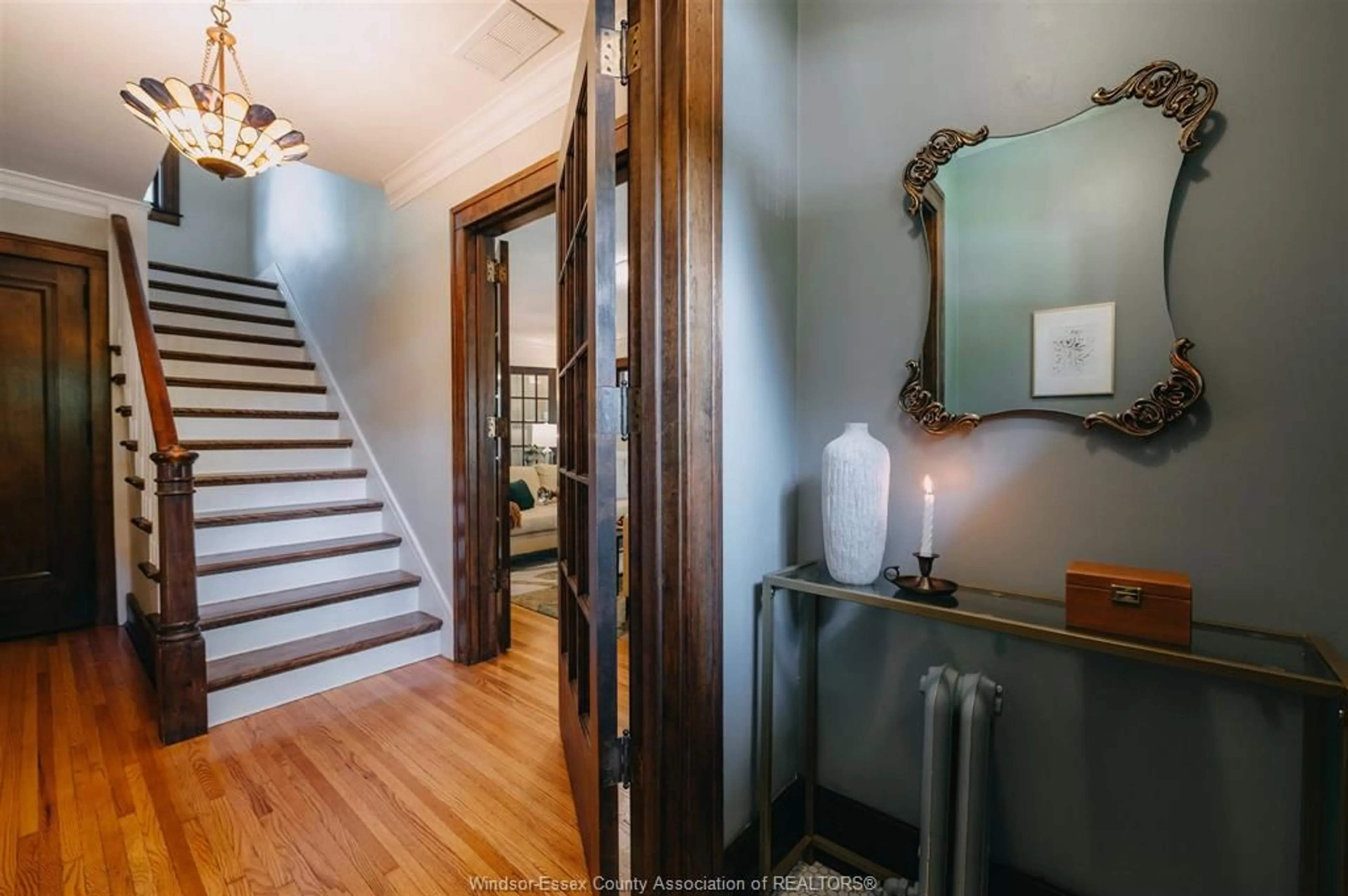 Indoor entryway for 1245 Kildare Rd, Windsor Ontario N8Y 3H7