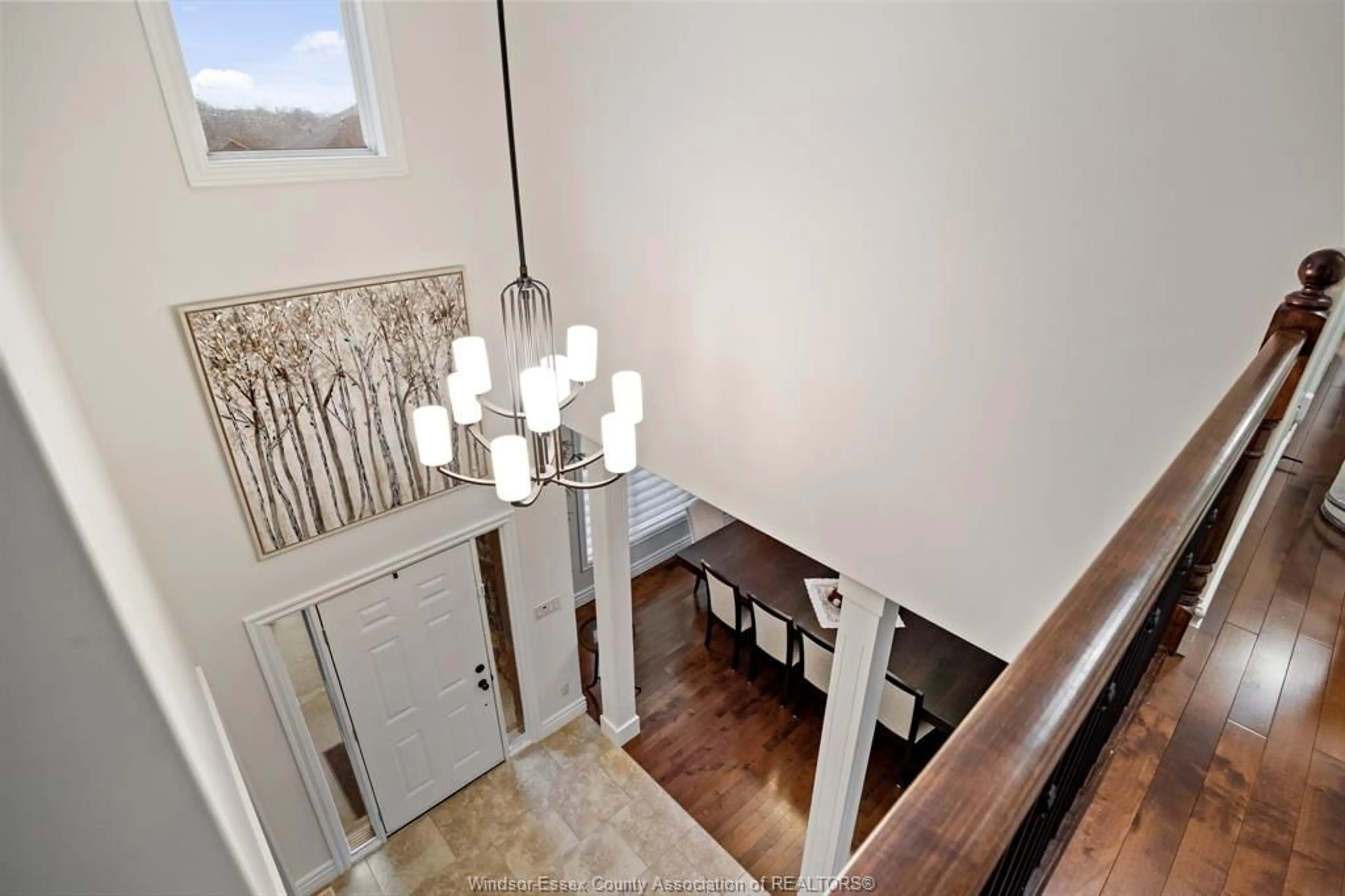 Indoor foyer for 1665 LANSDOWNE Ave, LaSalle Ontario N9J 3X8