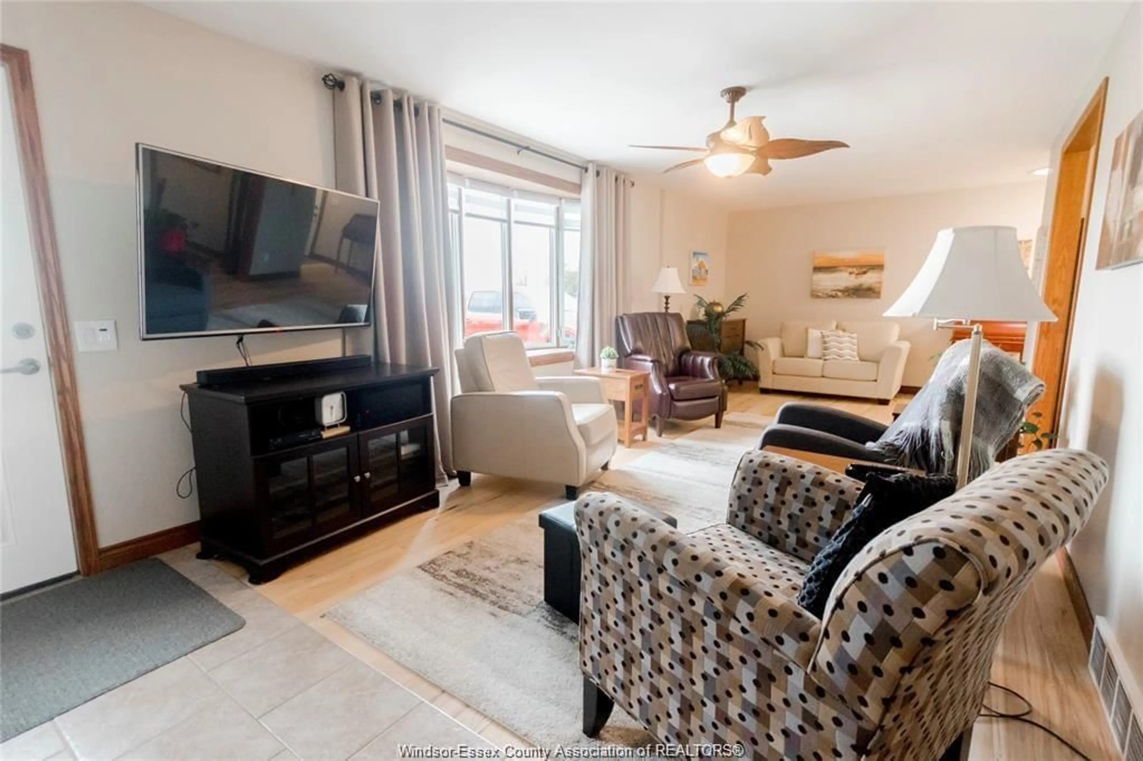 Living room with furniture, unknown for 13496 13TH CONCESSION, Essex Ontario N8M 2X6
