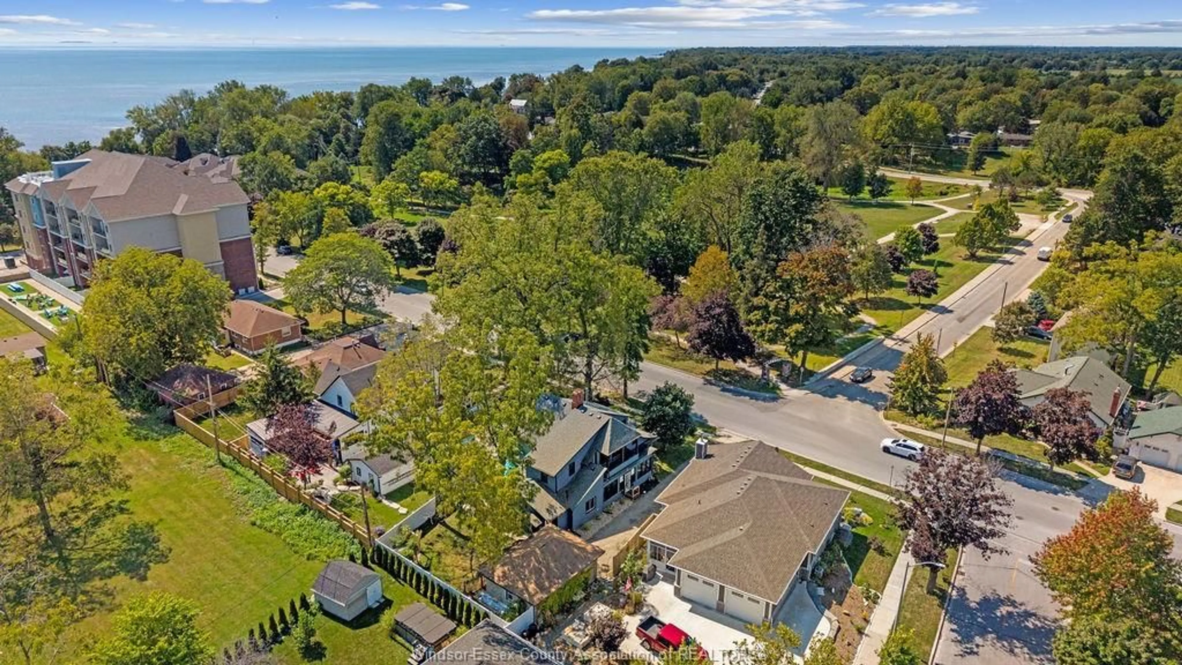 A pic from outside/outdoor area/front of a property/back of a property/a pic from drone, water/lake/river/ocean view for 261 DIVISION St, Kingsville Ontario N9Y 1R7
