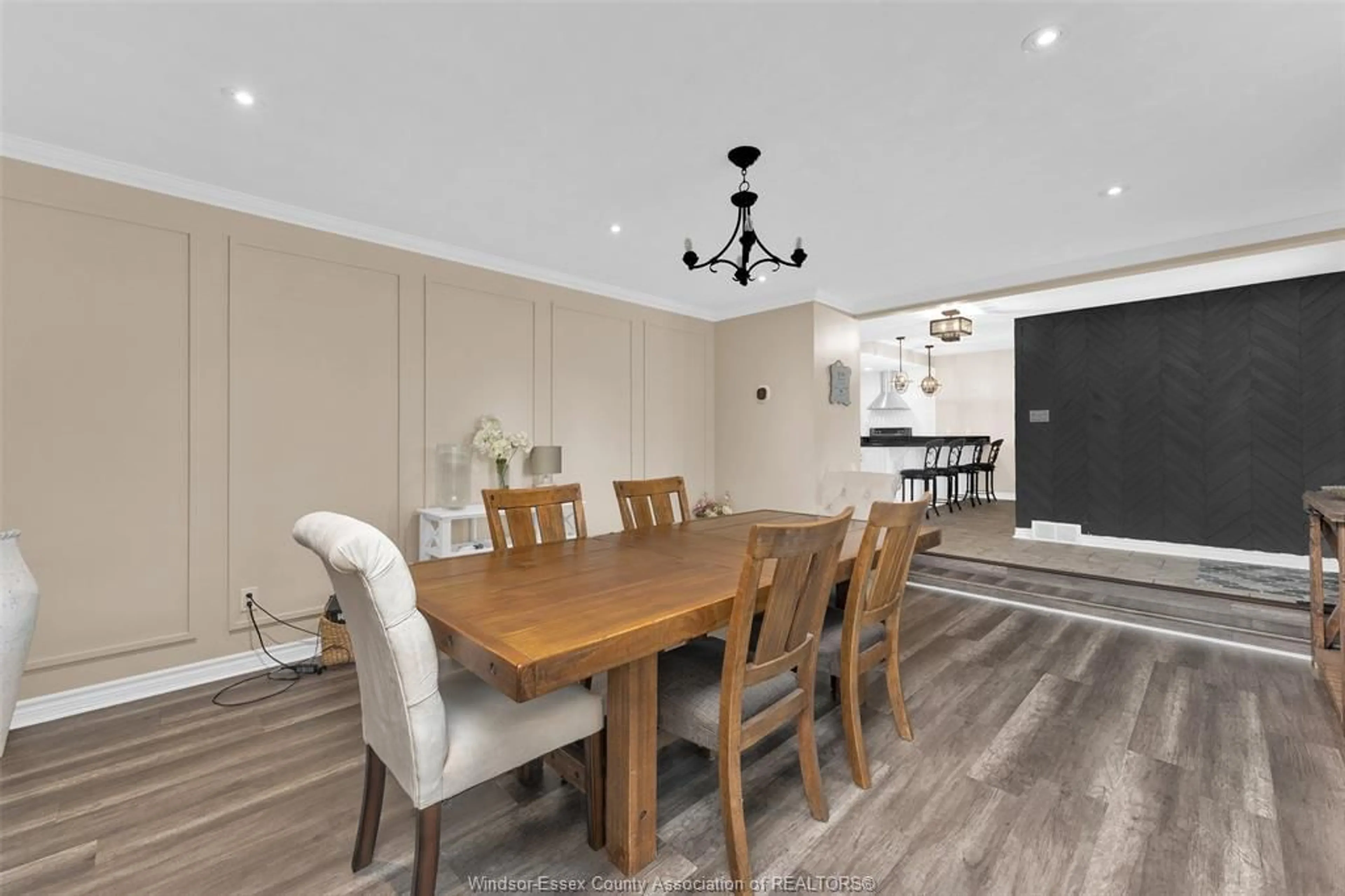 Dining room, wood/laminate floor for 442 BALDOON Rd, Chatham Ontario N7L 4V9