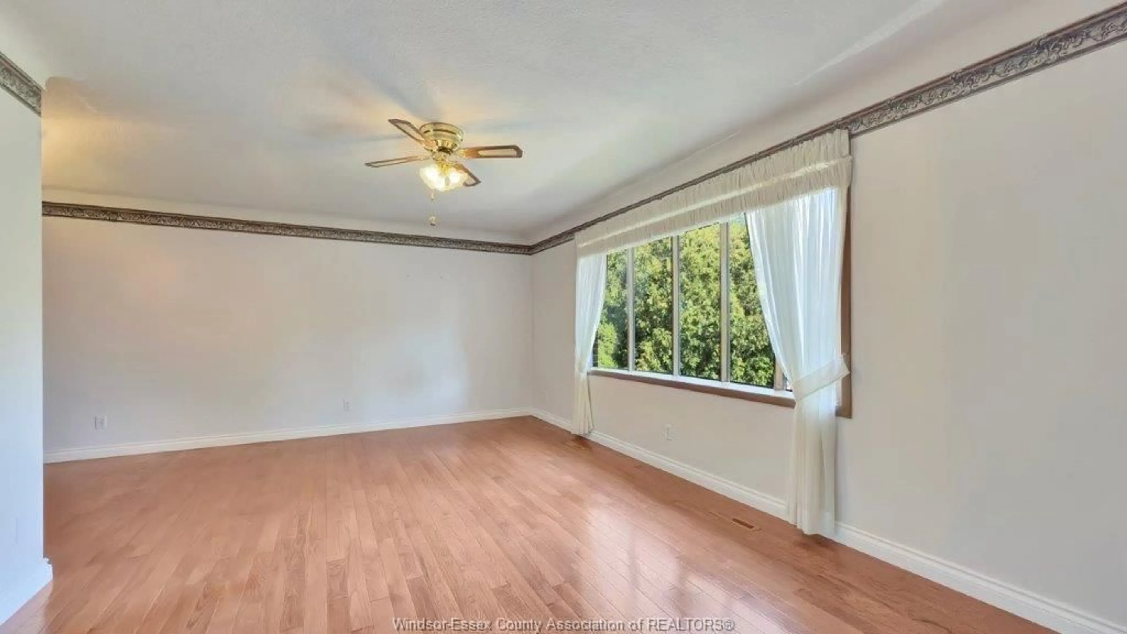 A pic of a room for 317 VICTORIA Ave, Essex Ontario N8M 1A6