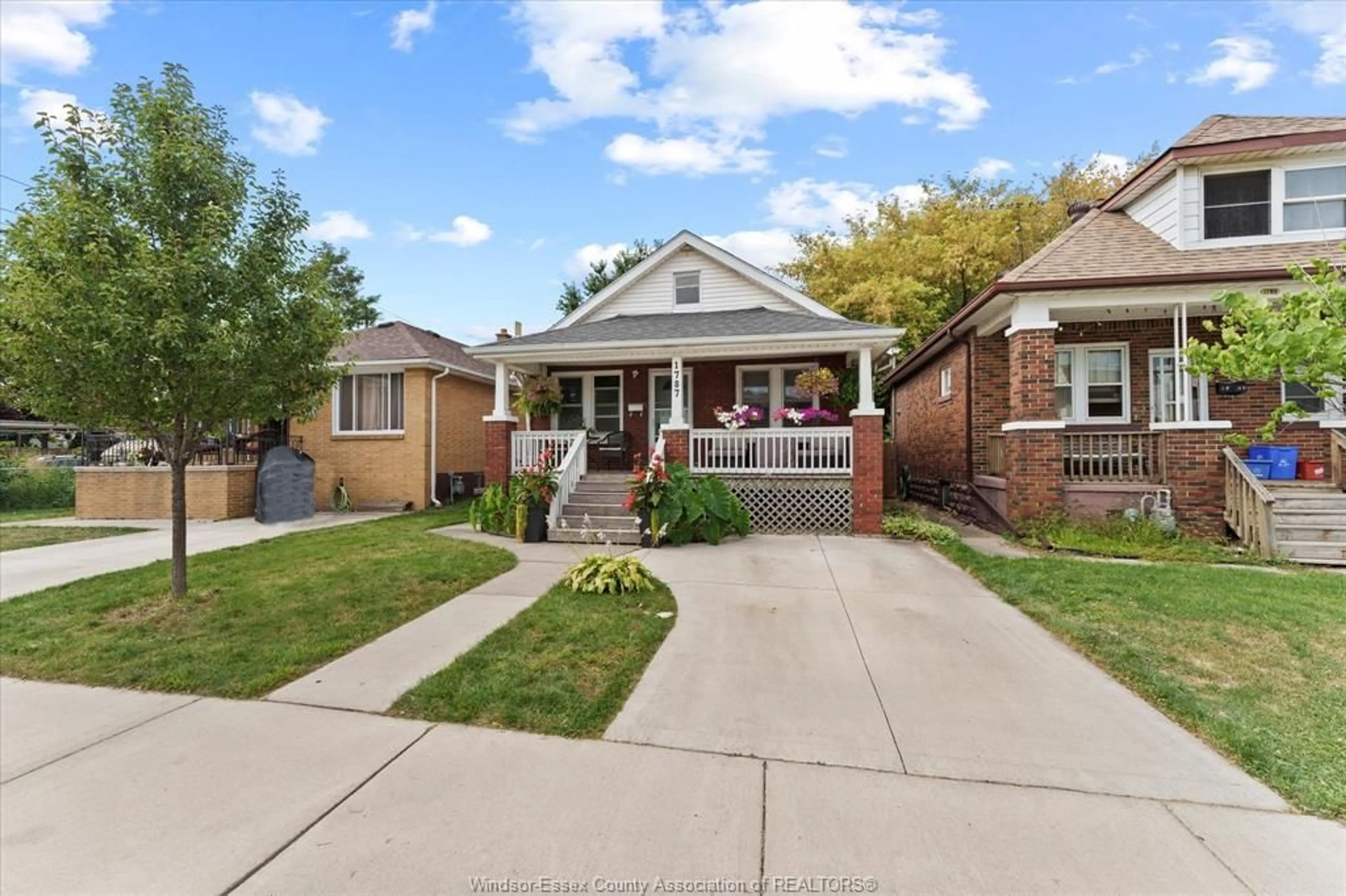 Home with brick exterior material, street for 1787 CADILLAC, Windsor Ontario N8Y 2V7