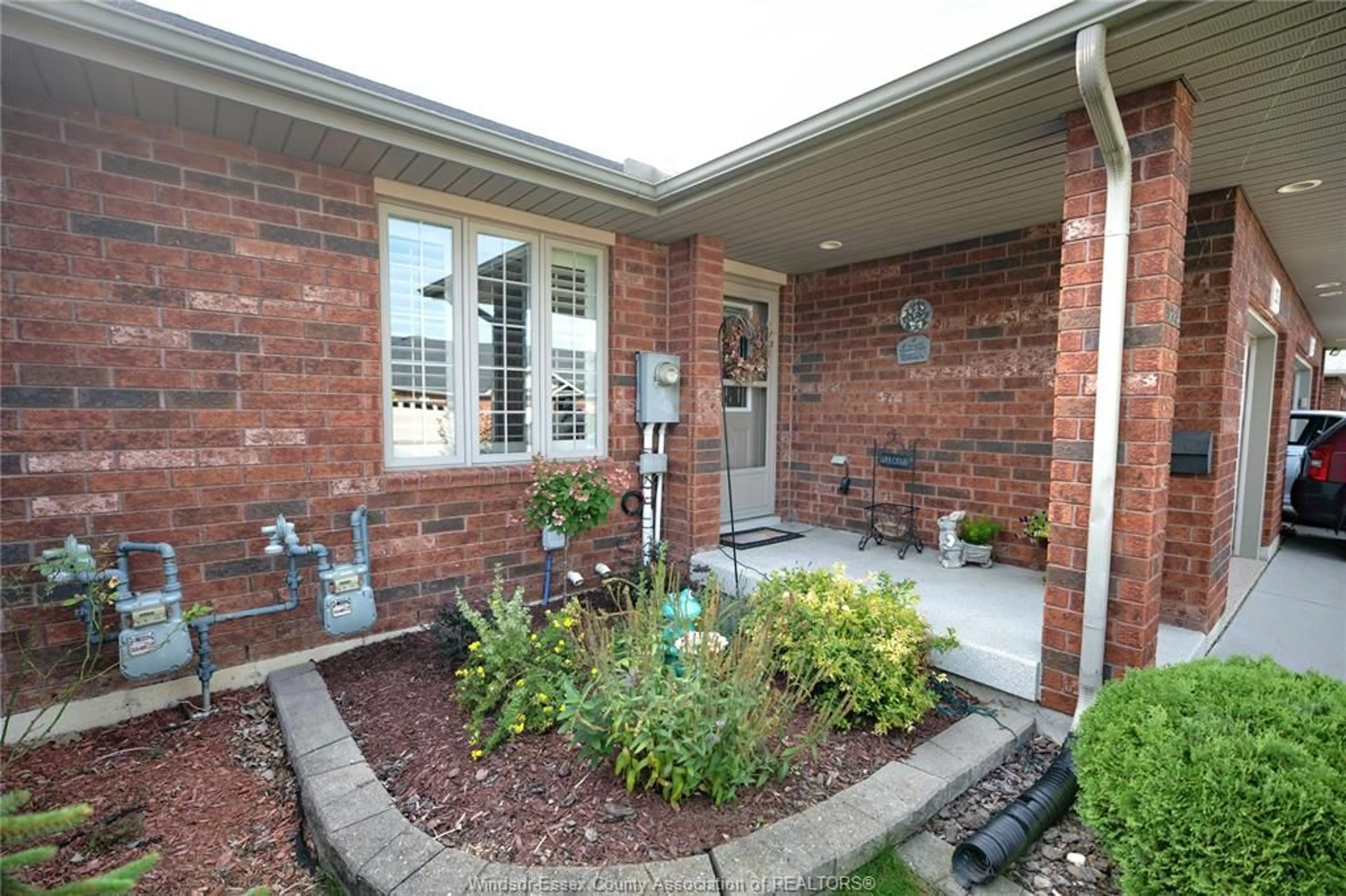 Unknown for 2135 KATELLA, Windsor Ontario N8P 0A4