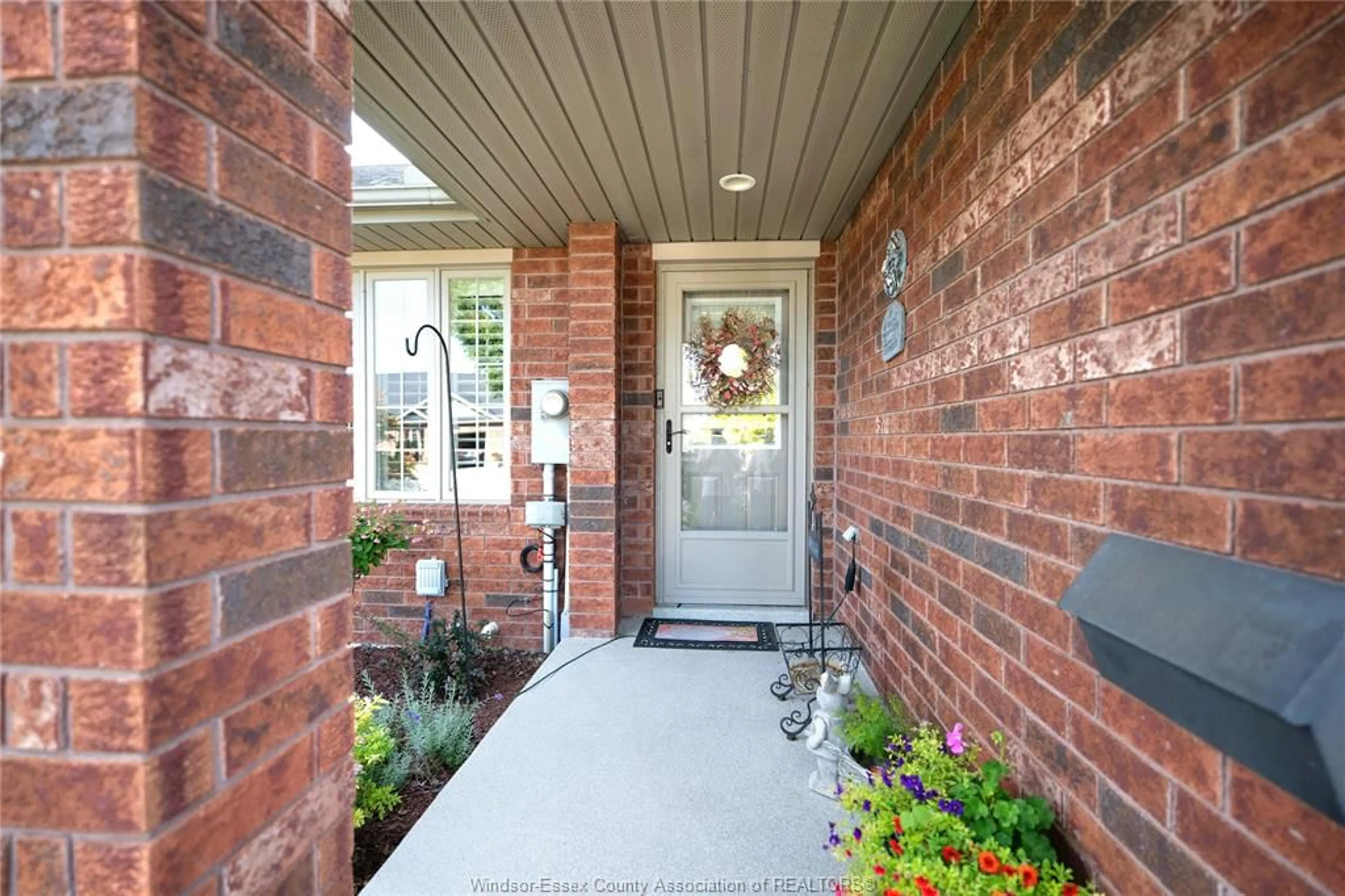 Unknown for 2135 KATELLA, Windsor Ontario N8P 0A4