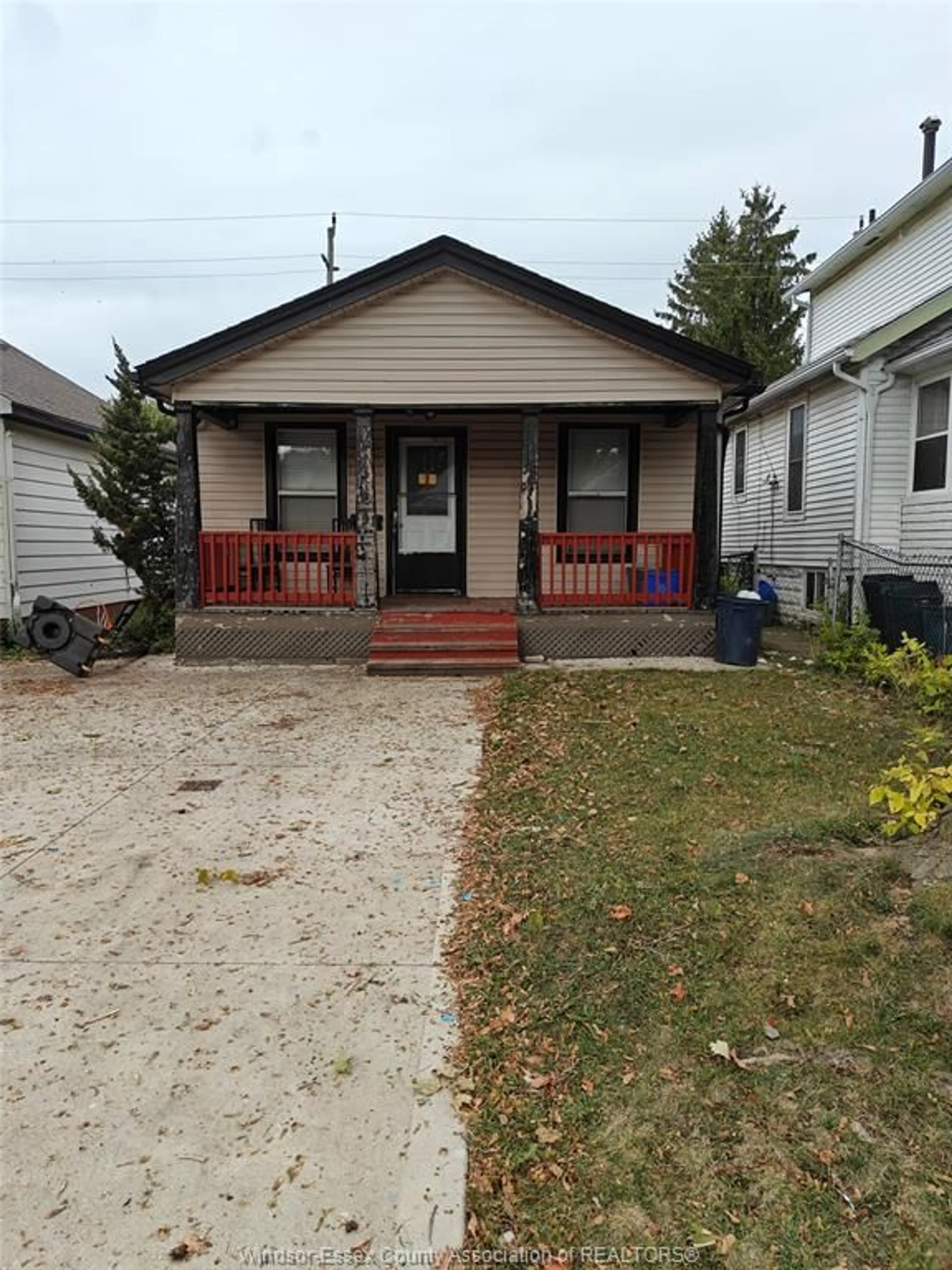 Home with vinyl exterior material, street for 494 MCKAY Ave, Windsor Ontario N9B 1Z8