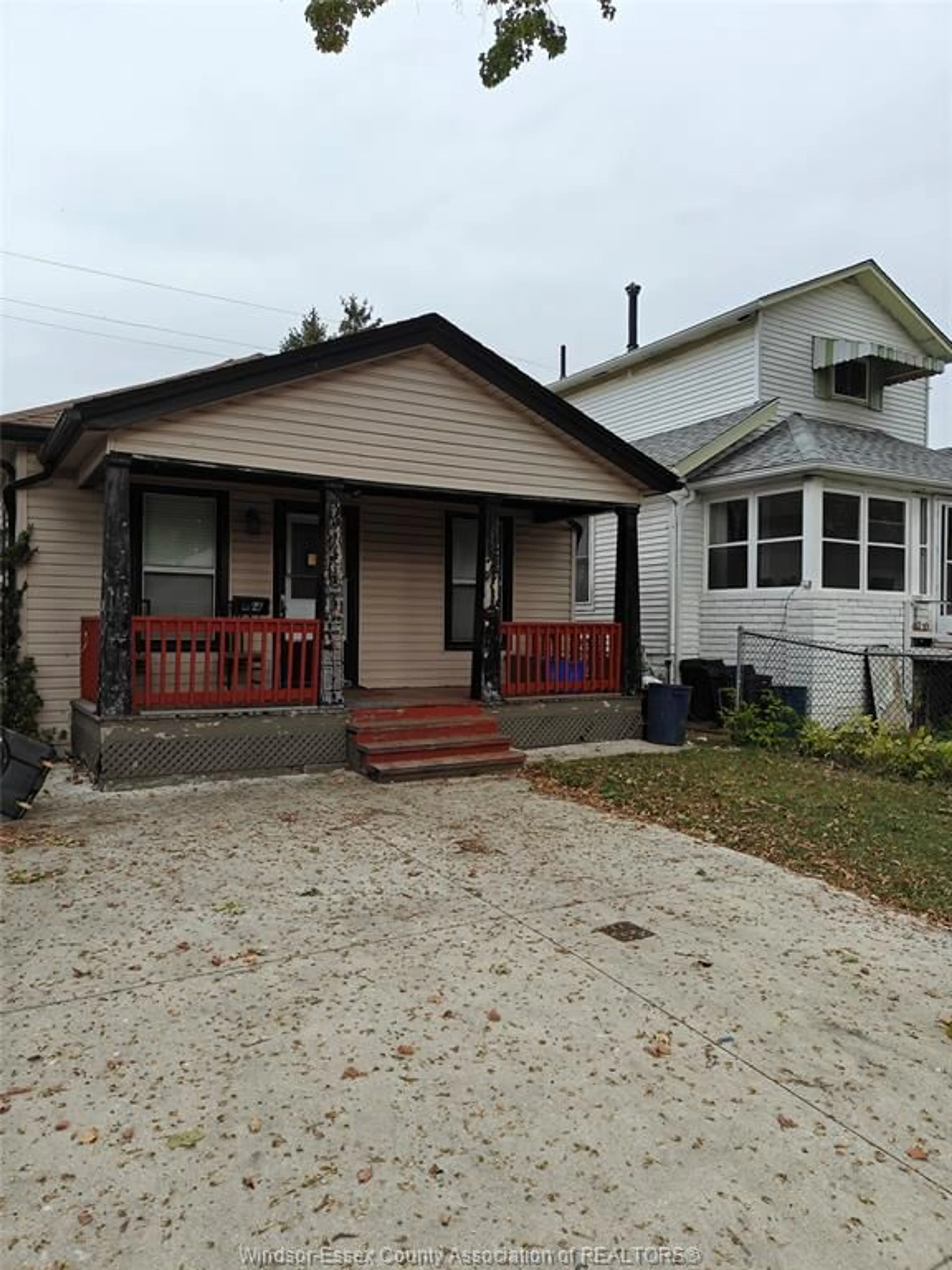 Home with vinyl exterior material, street for 494 MCKAY Ave, Windsor Ontario N9B 1Z8
