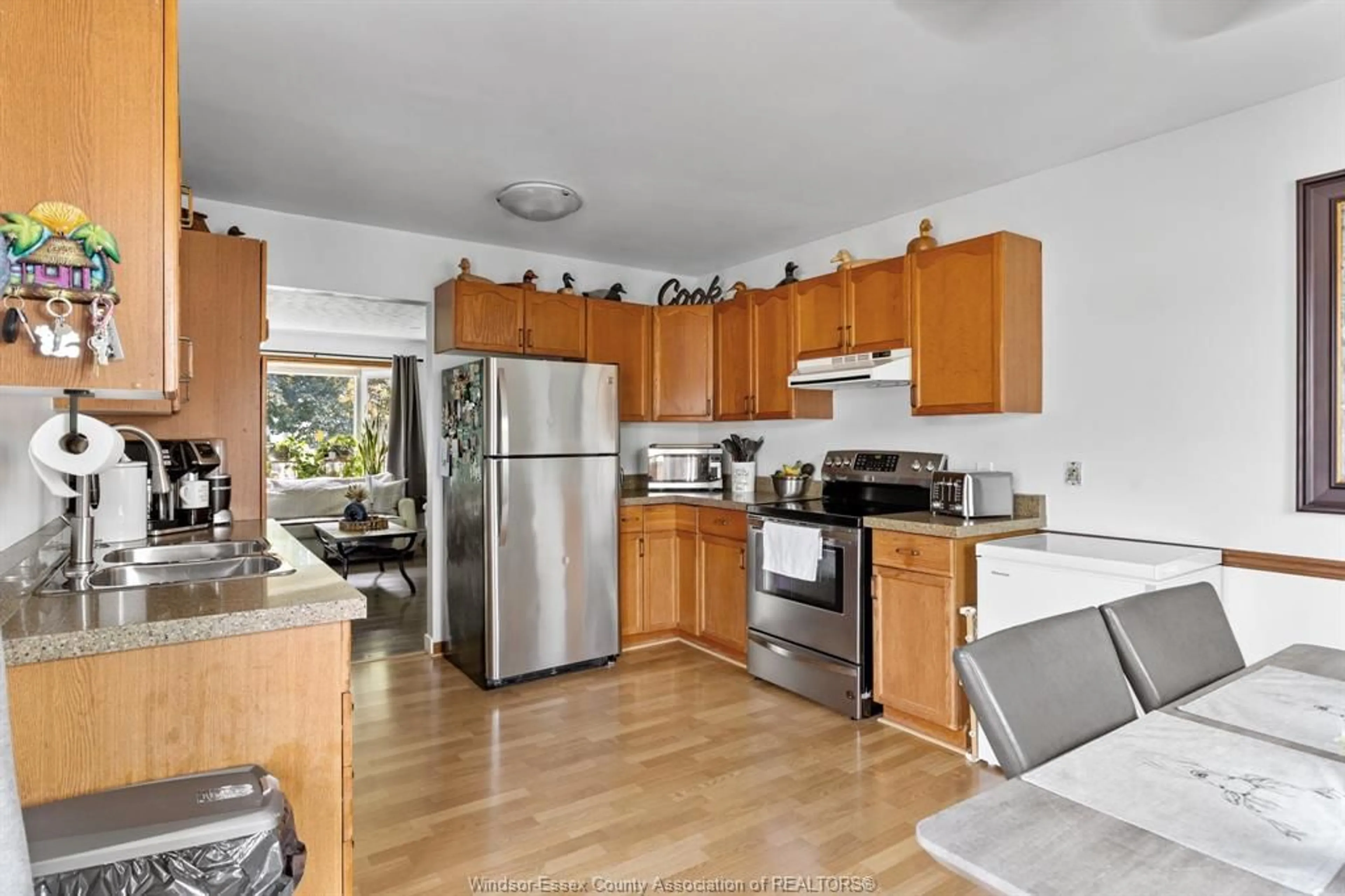 Standard kitchen, unknown for 6 TENNESSEE Cres, Amherstburg Ontario N9V 3S7
