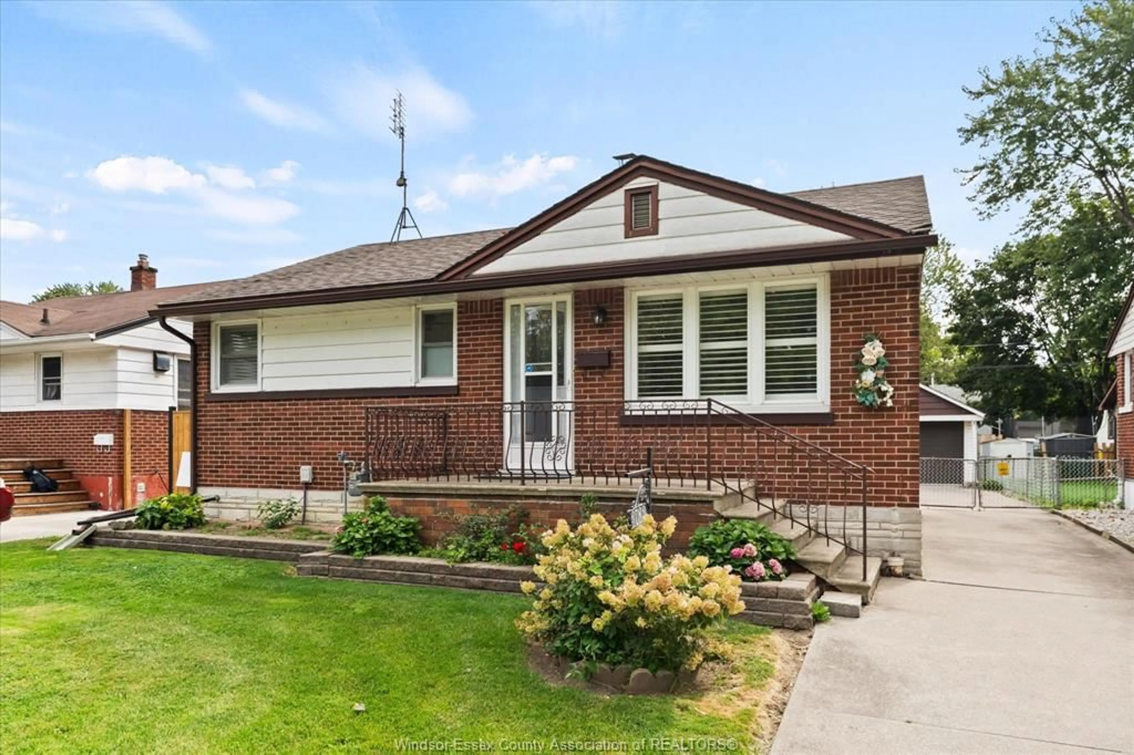 Home with brick exterior material, street for 3783 BIRCH, Windsor Ontario N9C 1Z4