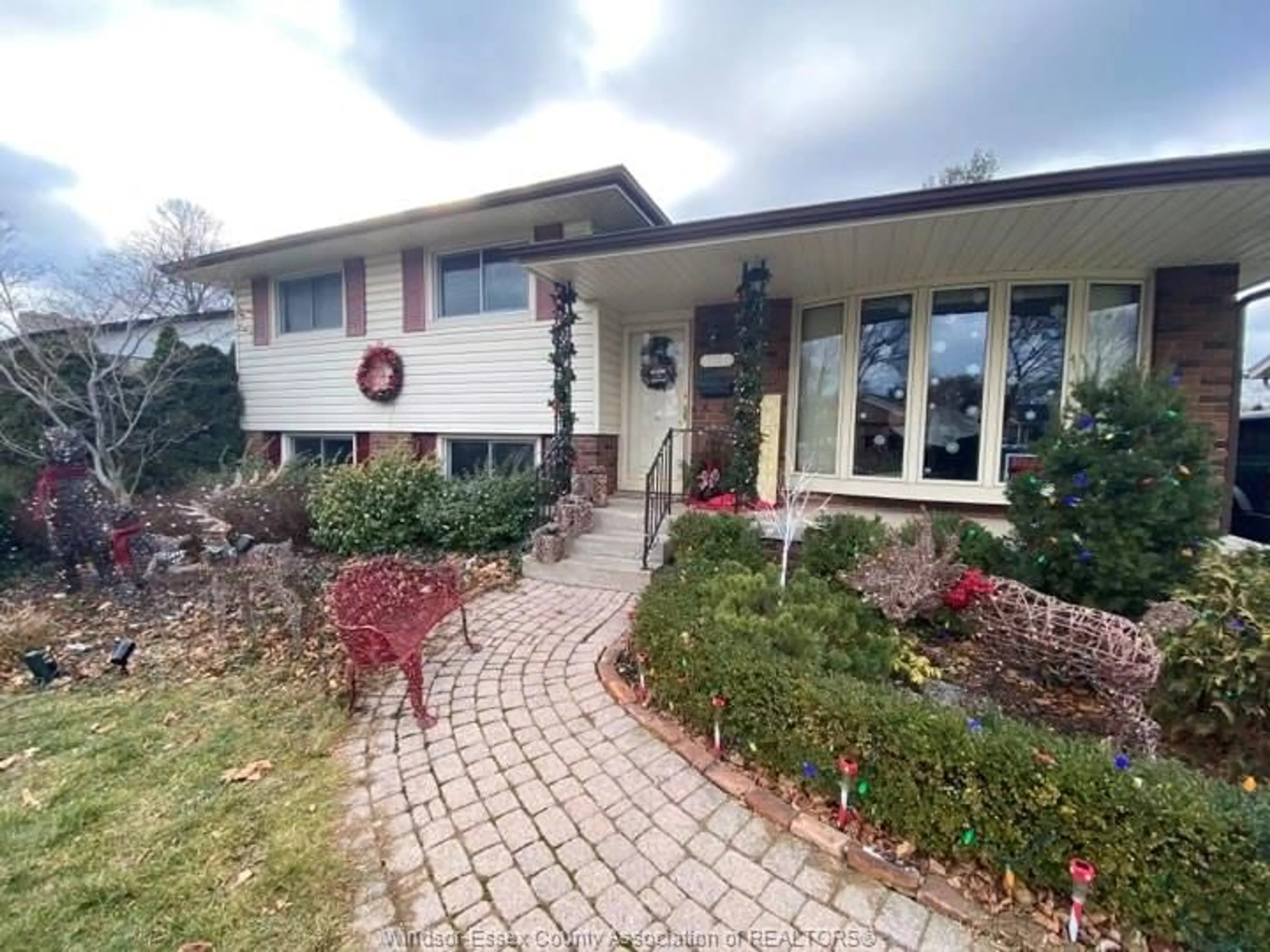 Home with brick exterior material, unknown for 1185 SUMACH, Windsor Ontario N8S 2S5