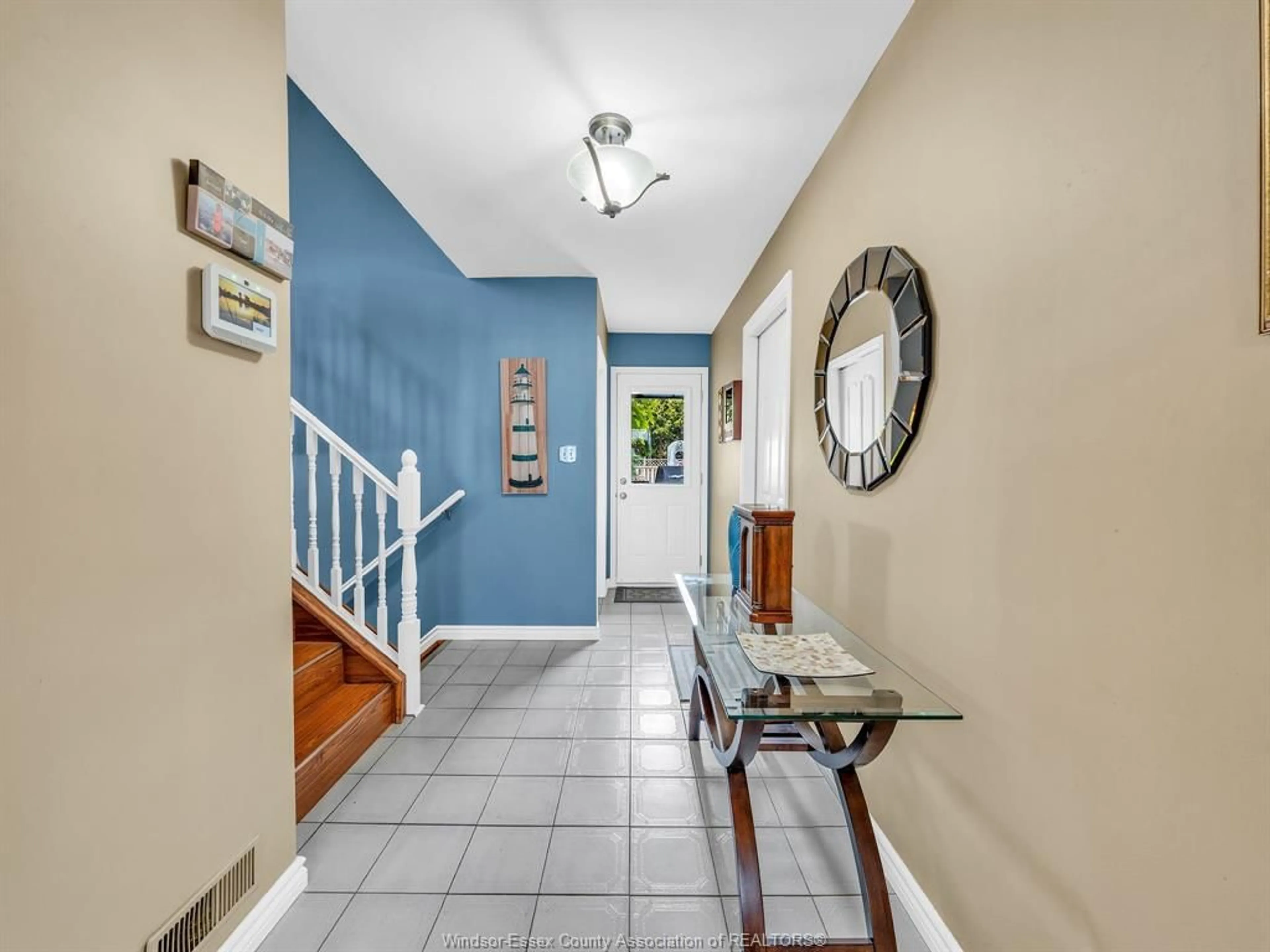 Indoor entryway for 3960 Concession 3, Amherstburg Ontario N9V 2Y9