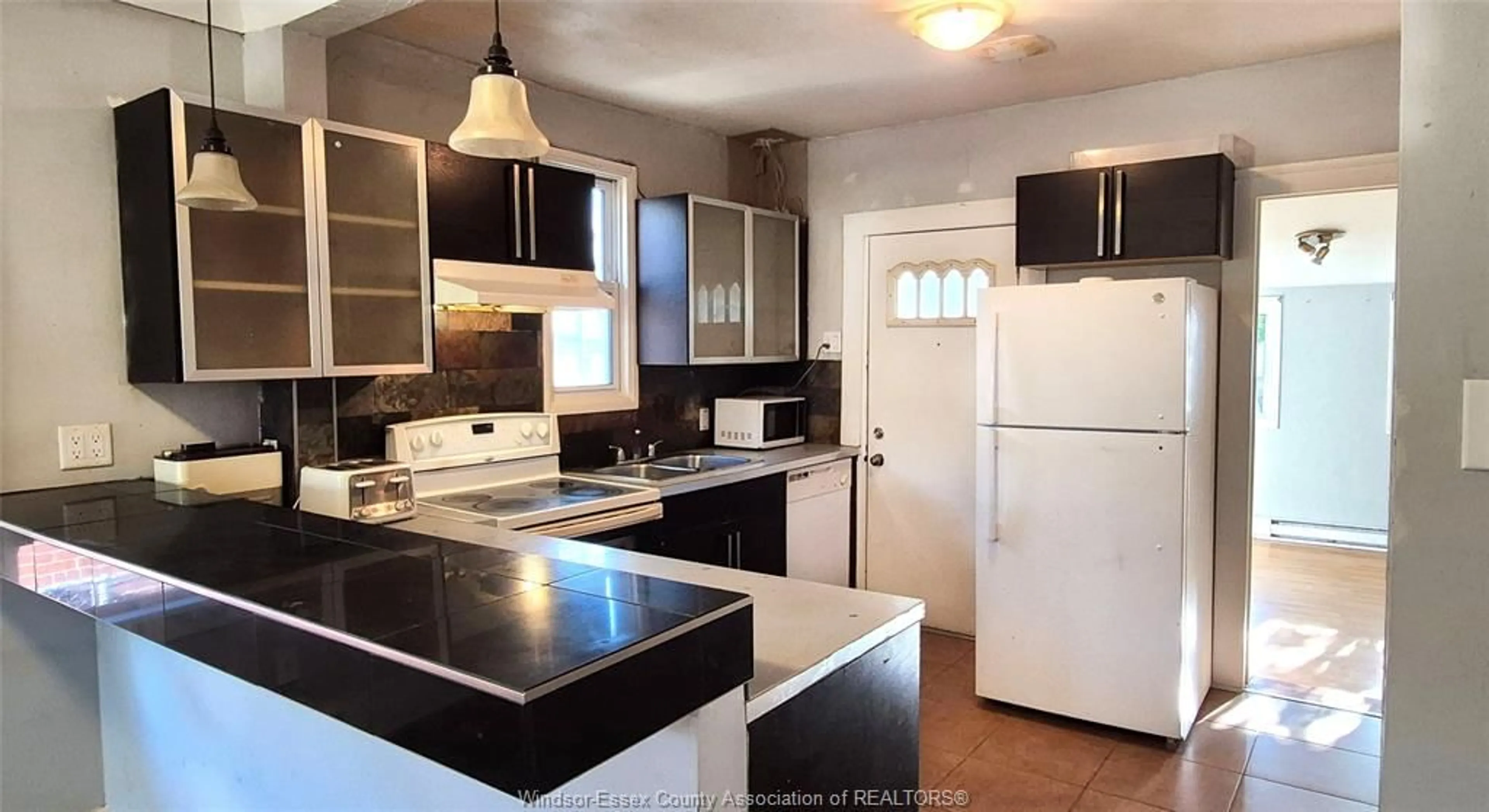 Standard kitchen, unknown for 785 PARTINGTON Ave, Windsor Ontario N9B 2N6