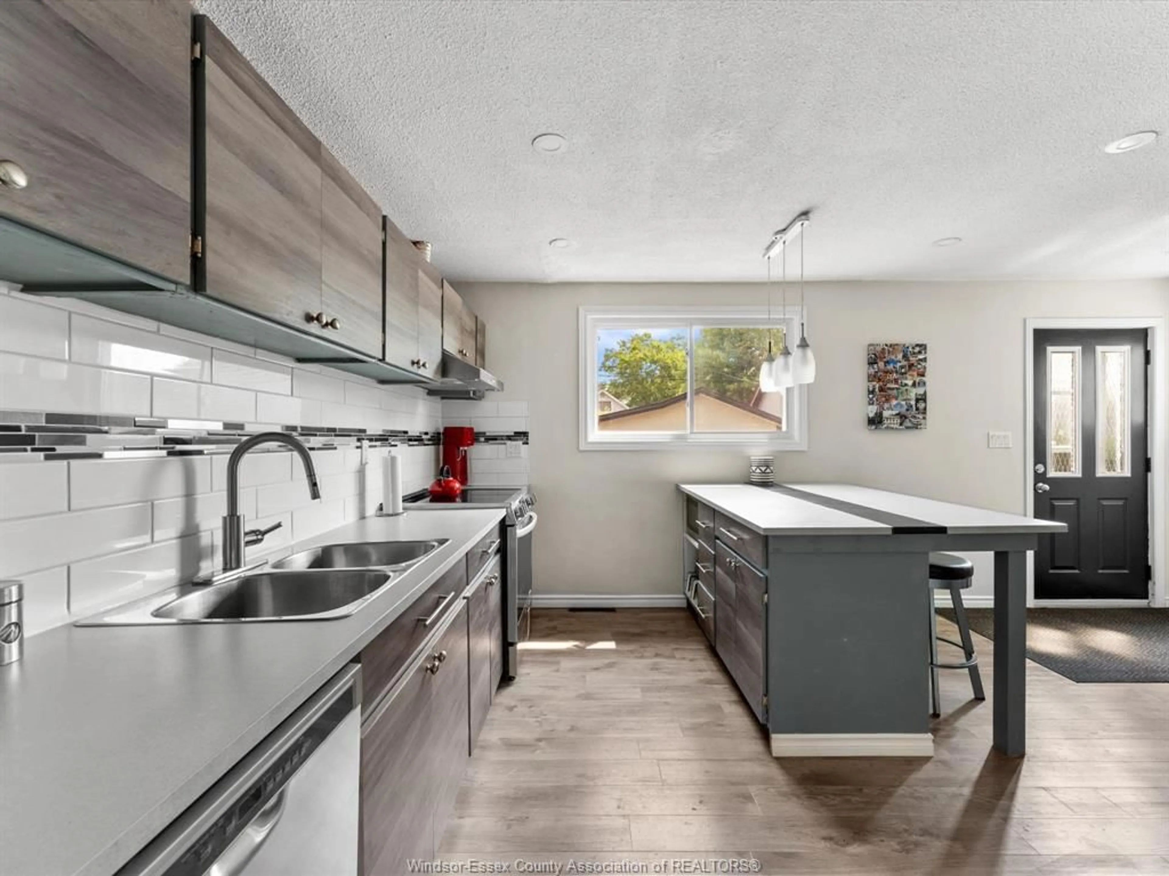 Contemporary kitchen, unknown for 1248 HIGH St, Windsor Ontario N8Y 4B2