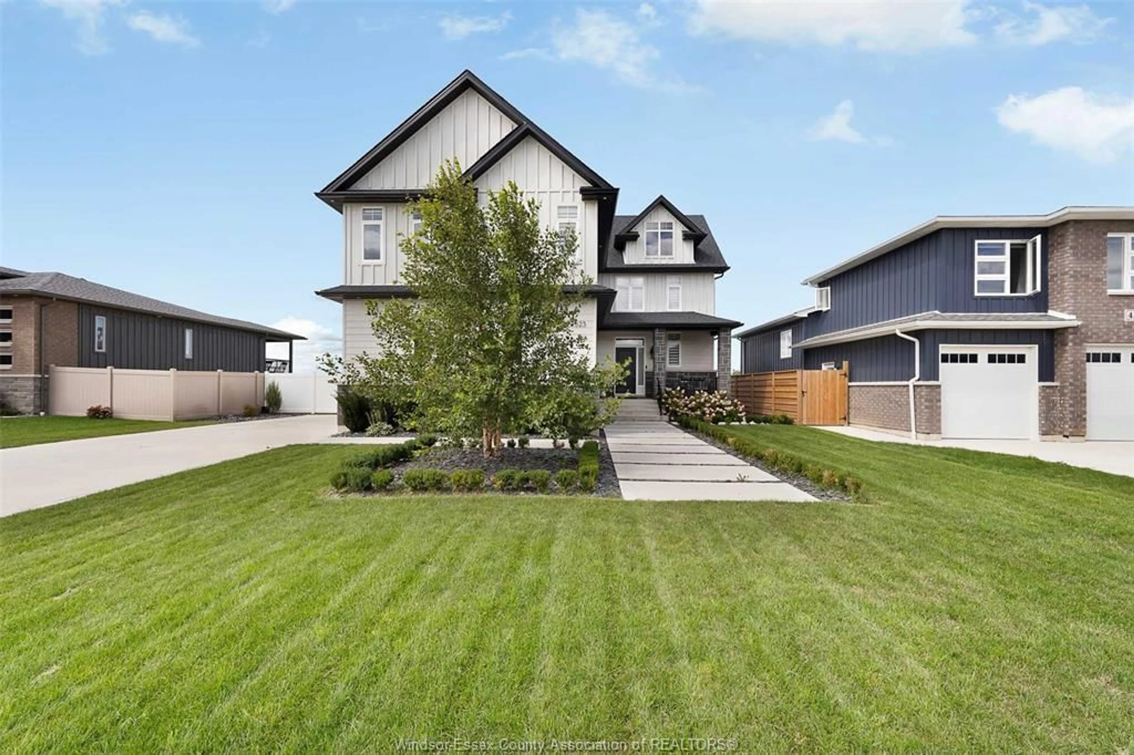 Home with vinyl exterior material, street for 4523 ANDERSON, Lakeshore Ontario N0P 1J0