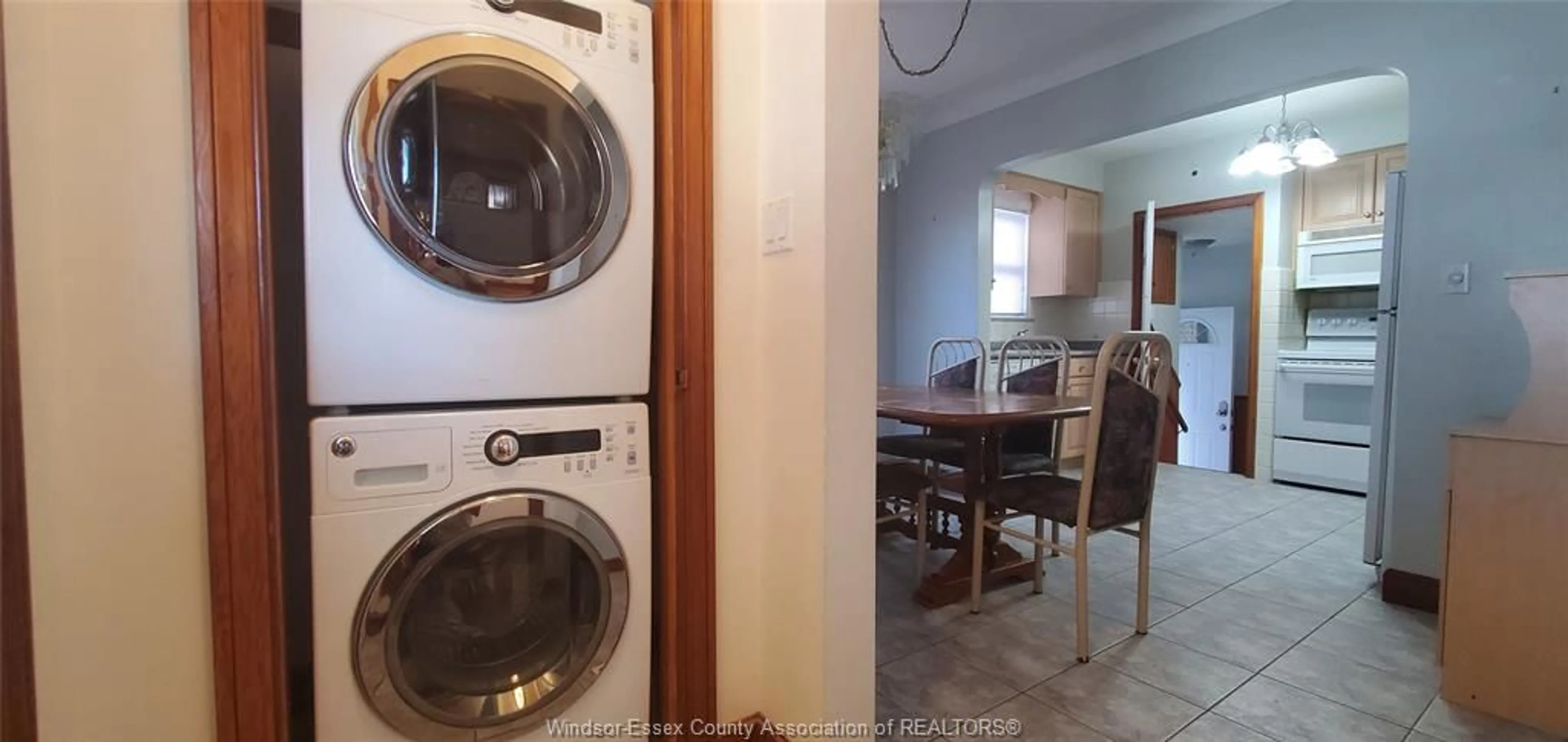 Kitchen with laundary machines, unknown for 1059 SHEPHERD St, Windsor Ontario N8X 2L6