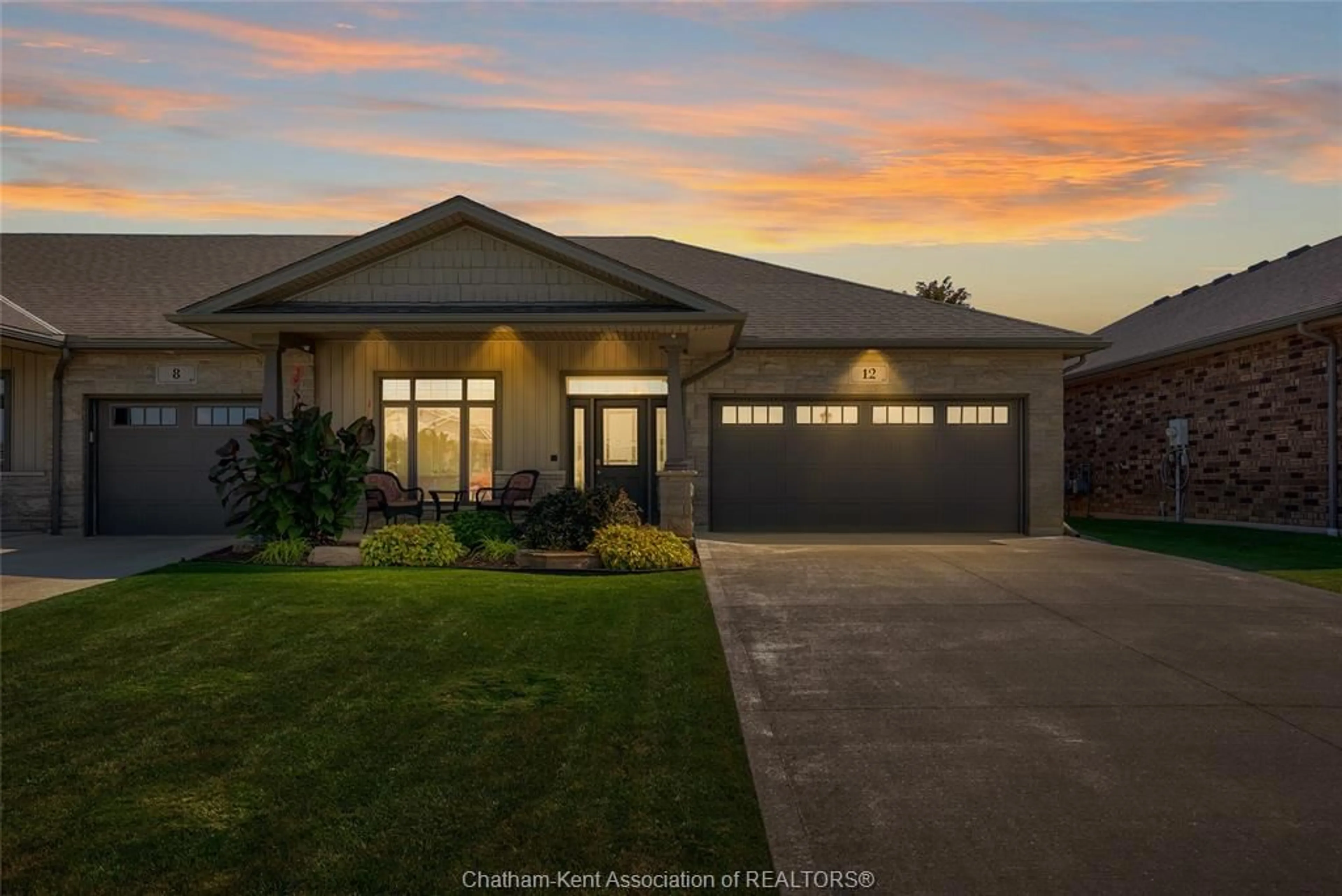 Home with vinyl exterior material, street for 12 Veranda Crt, Chatham Ontario N7L 0B4