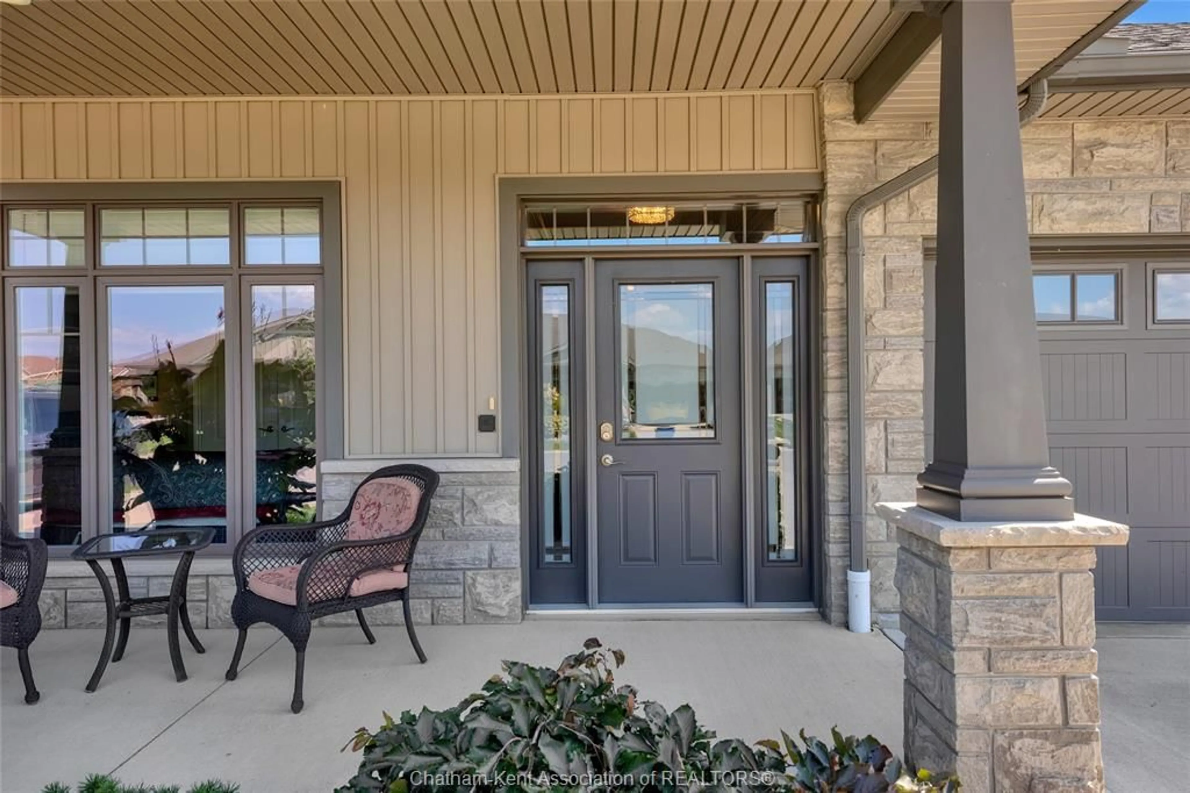 Indoor entryway for 12 Veranda Crt, Chatham Ontario N7L 0B4