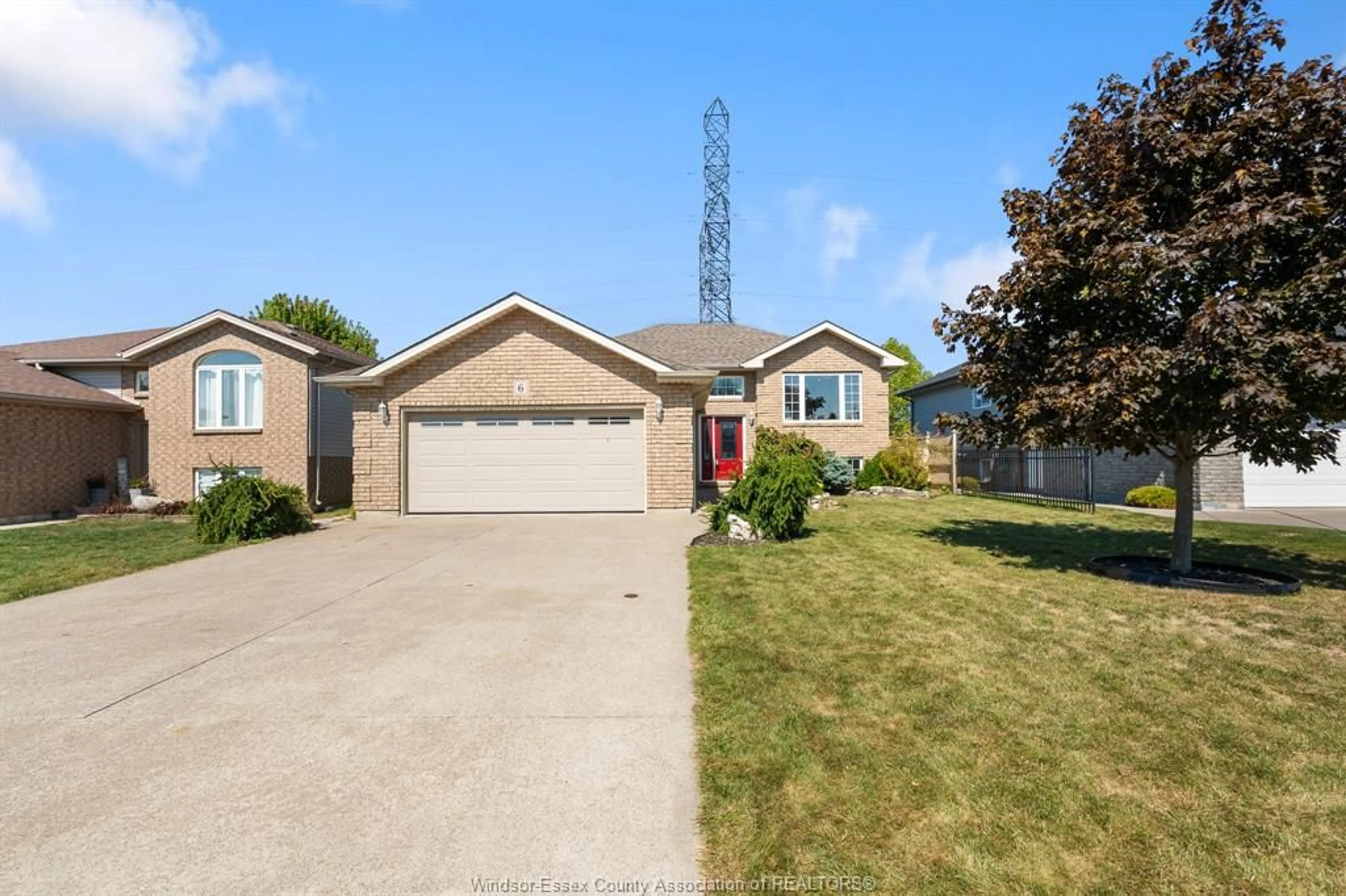 Home with vinyl exterior material, street for 6 Homestead Dr, Tilbury Ontario N0P 2L0