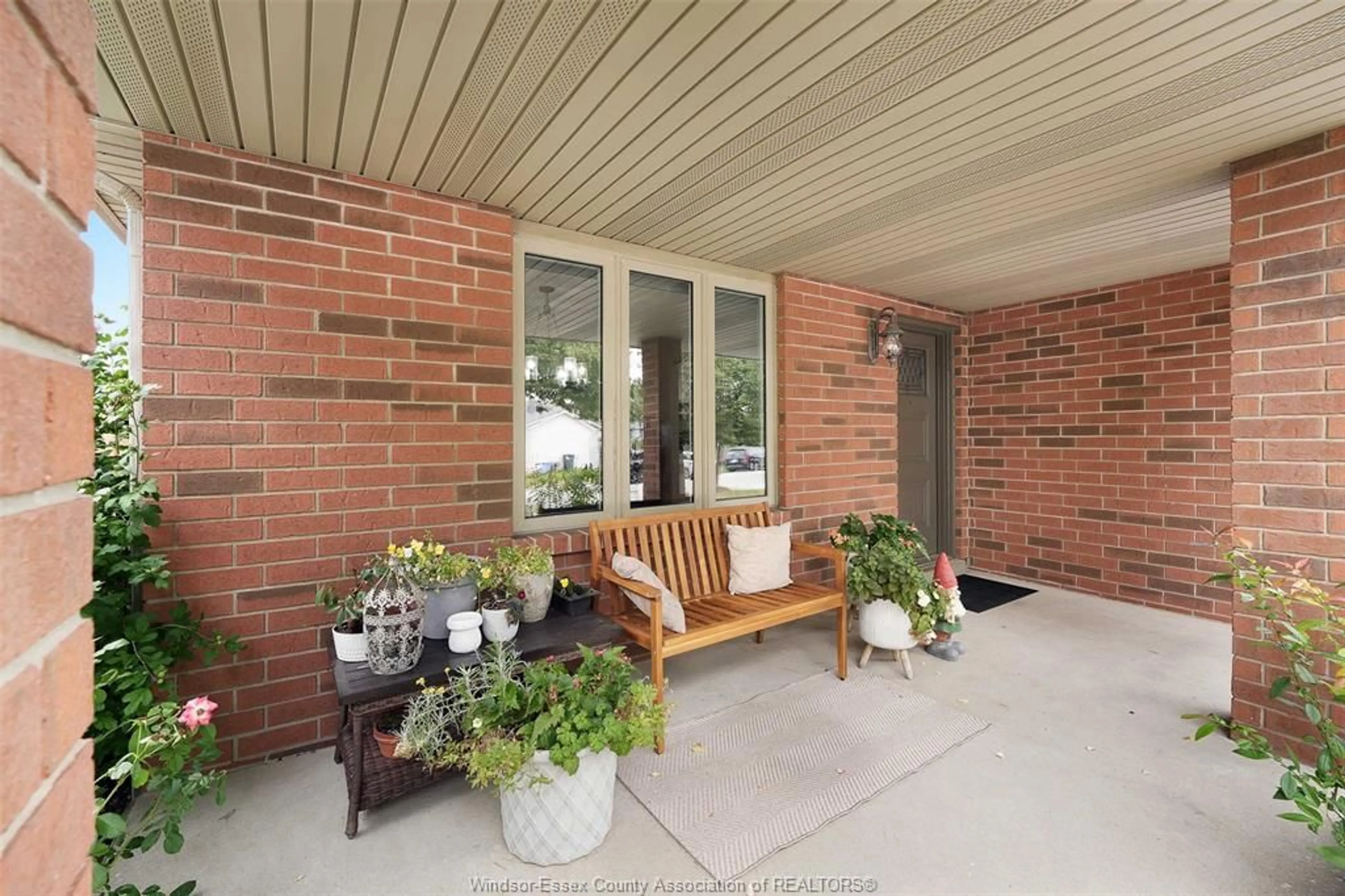 Unknown for 1828 VICKY Cir, Windsor Ontario N8W 5P6