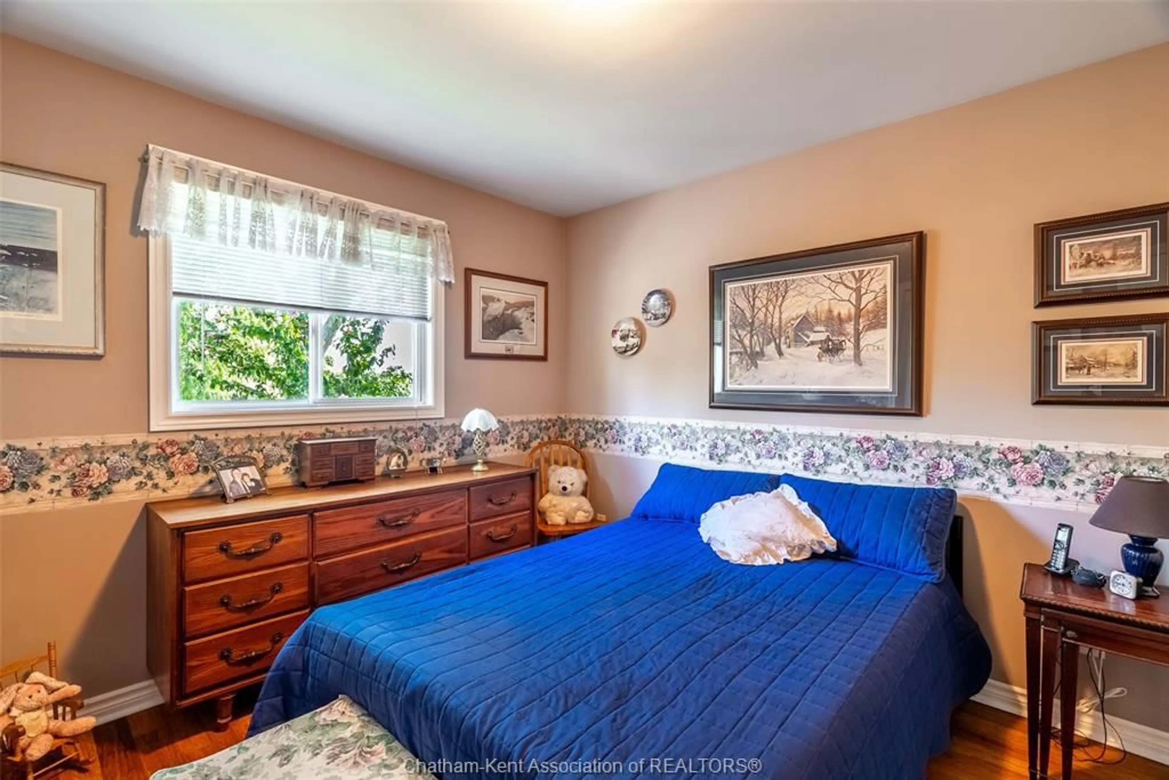 Bedroom with bed, unknown for 33 Azar Ave, Tilbury Ontario N0P 2L0