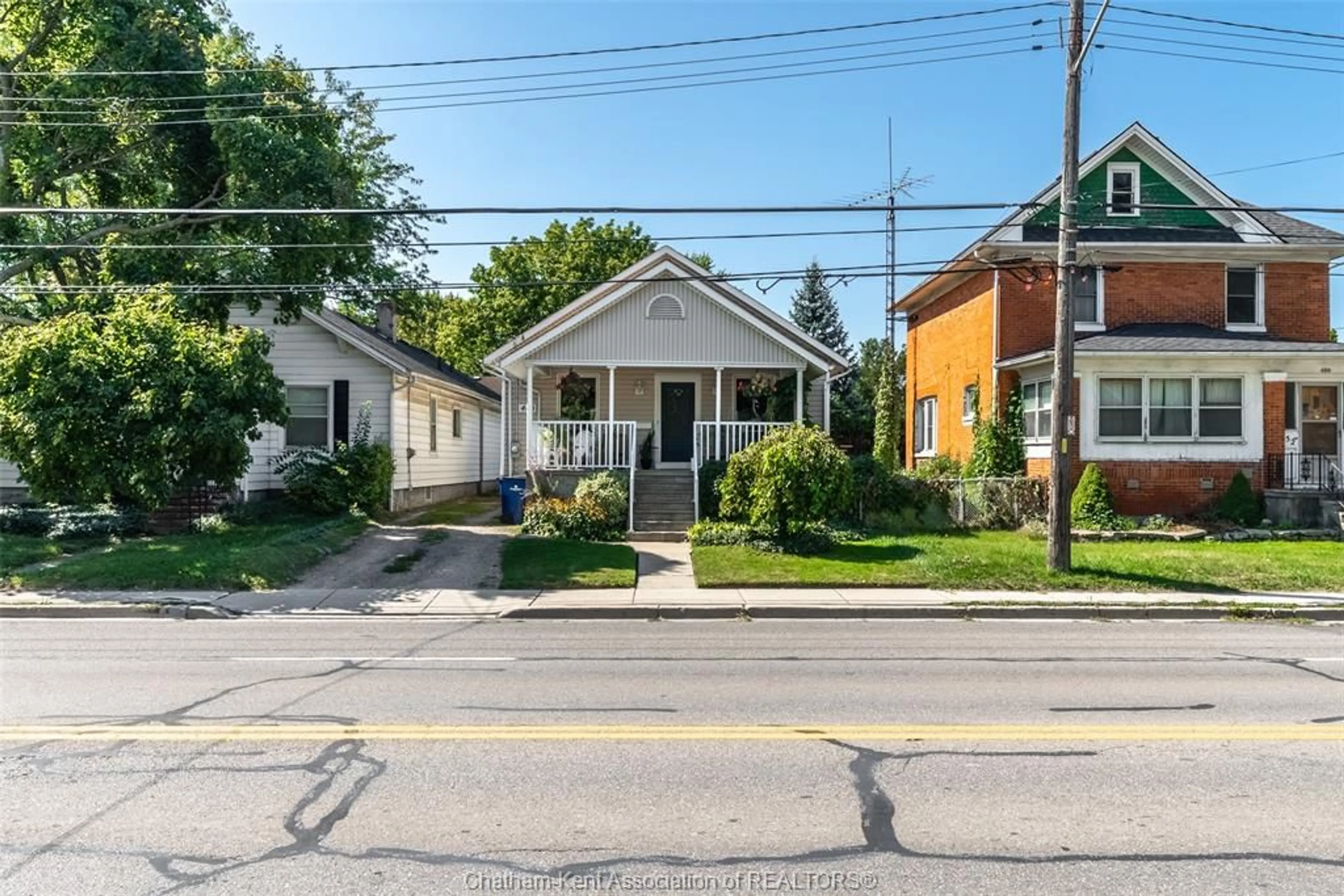 Unknown for 460 Queen St, Chatham Ontario N7M 2J3