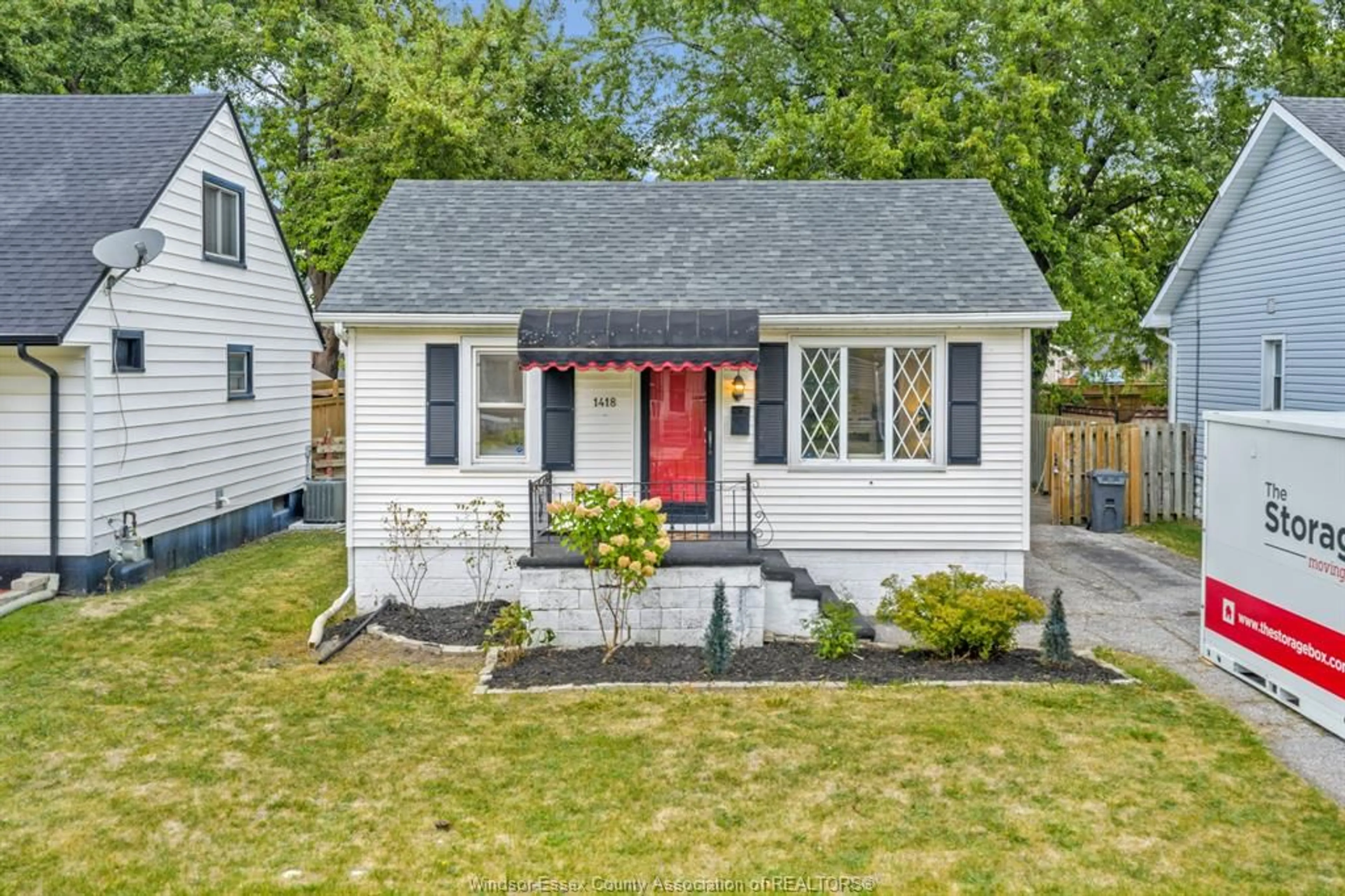 Home with vinyl exterior material, street for 1418 ELLROSE Ave, Windsor Ontario N8Y 3X3