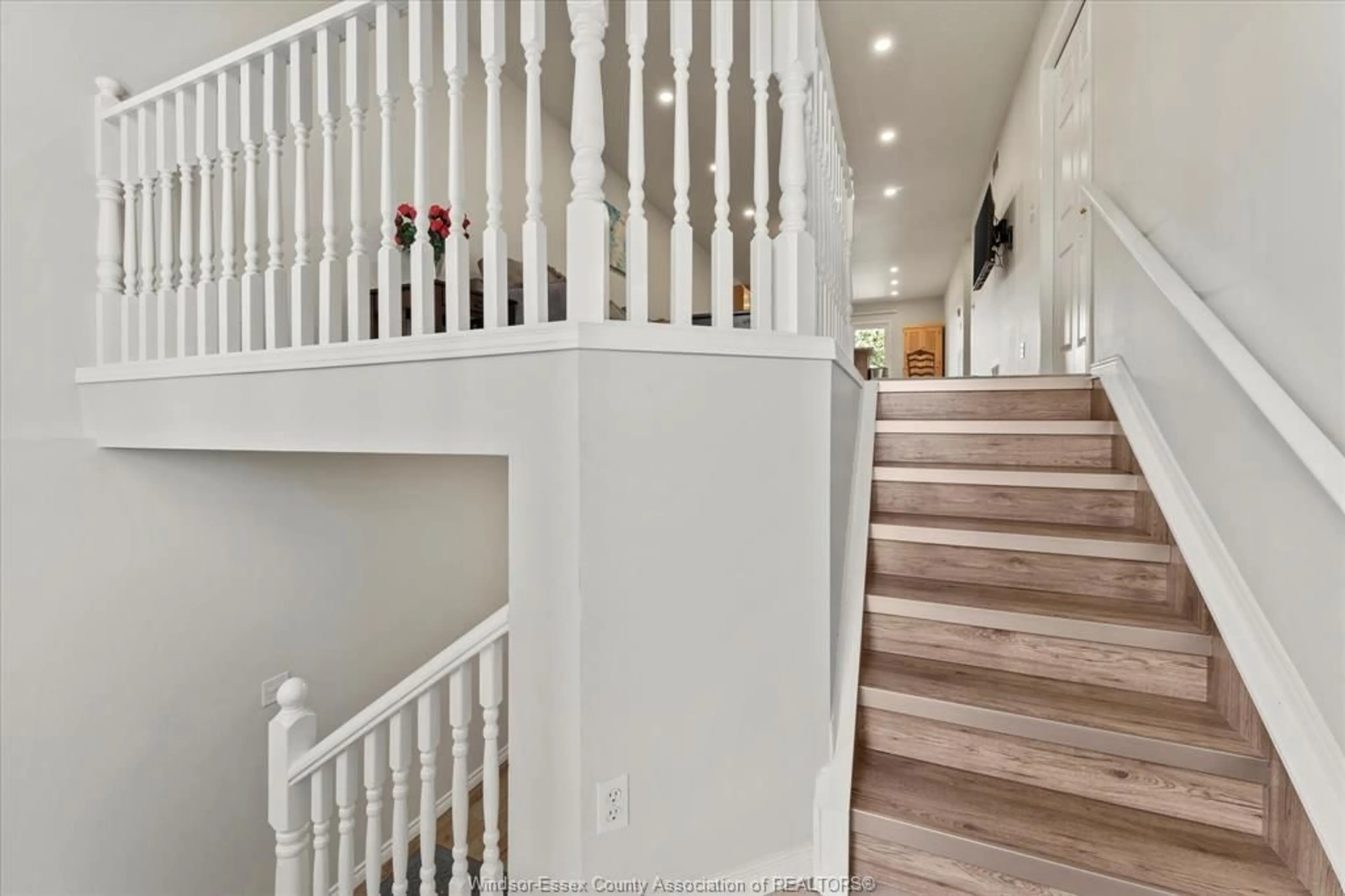Stairs for 4135 ST. CLAIR, LaSalle Ontario N9H 2N5