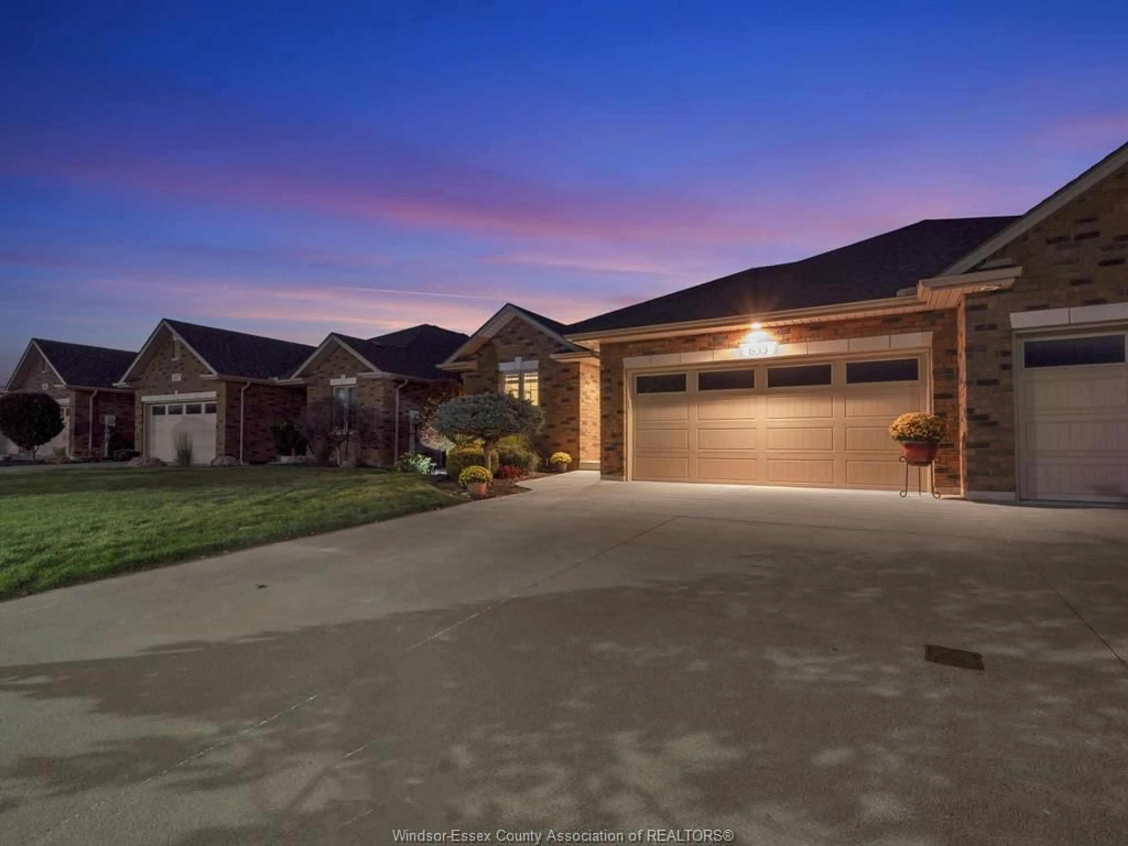 Unknown for 633 COMMISSO Cres, LaSalle Ontario N9H 0C8