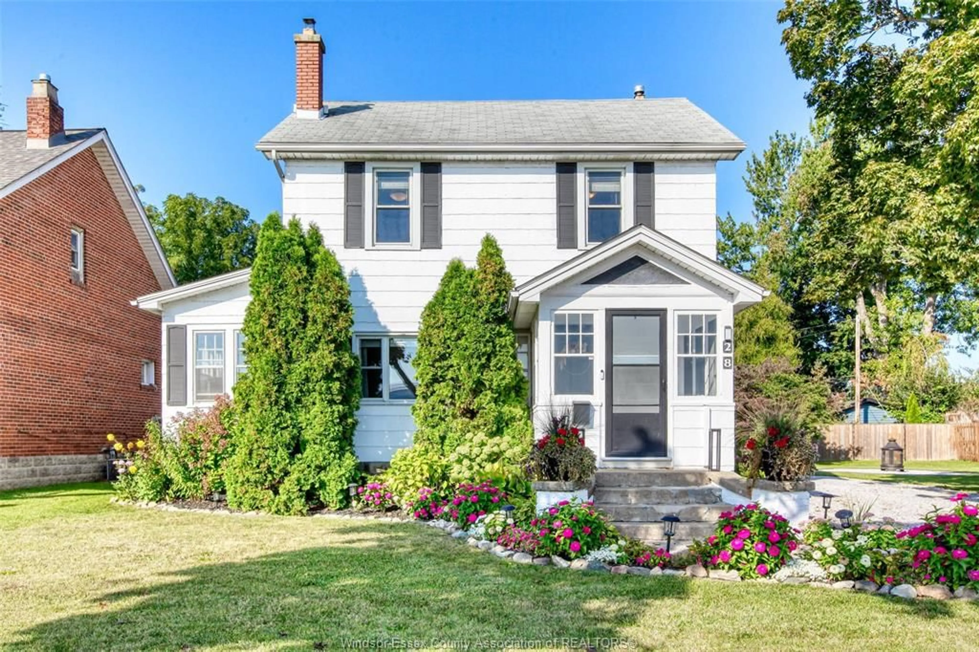 Home with vinyl exterior material, street for 28 SANDWICH St, Amherstburg Ontario N9V 2T7