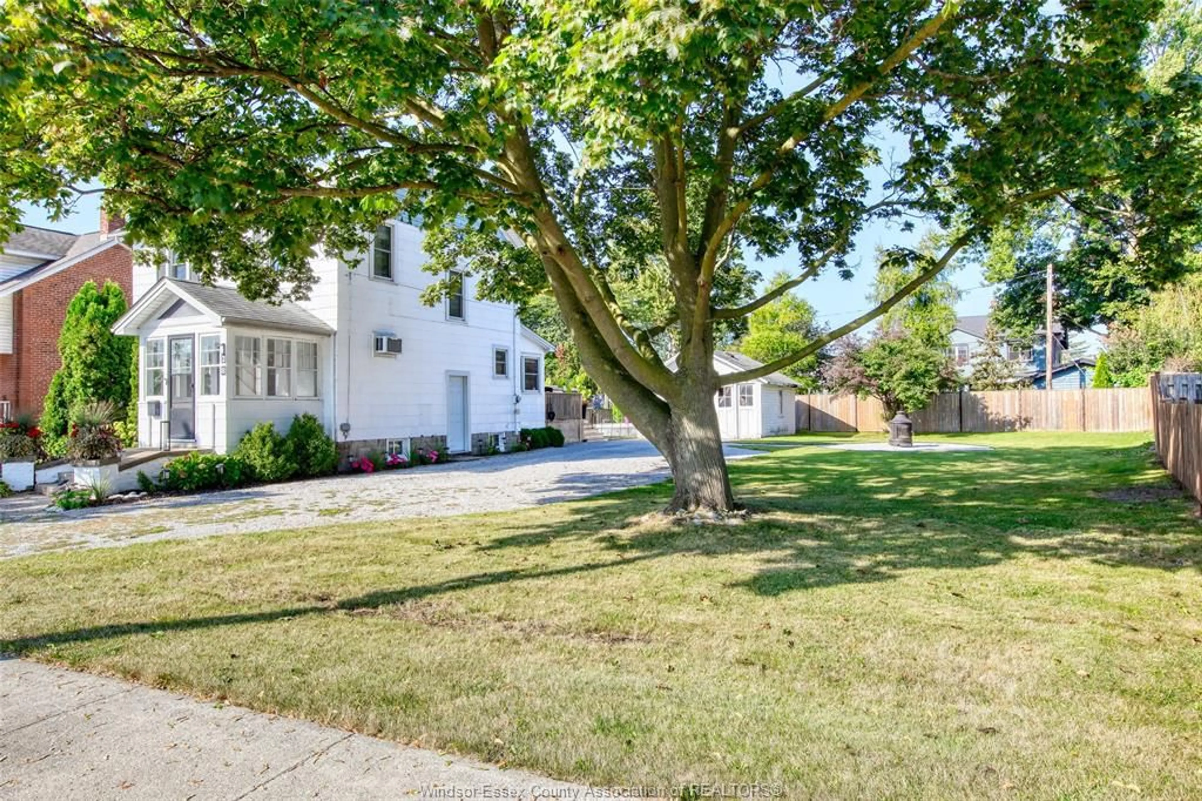 A pic from outside/outdoor area/front of a property/back of a property/a pic from drone, street for 28 SANDWICH St, Amherstburg Ontario N9V 2T7
