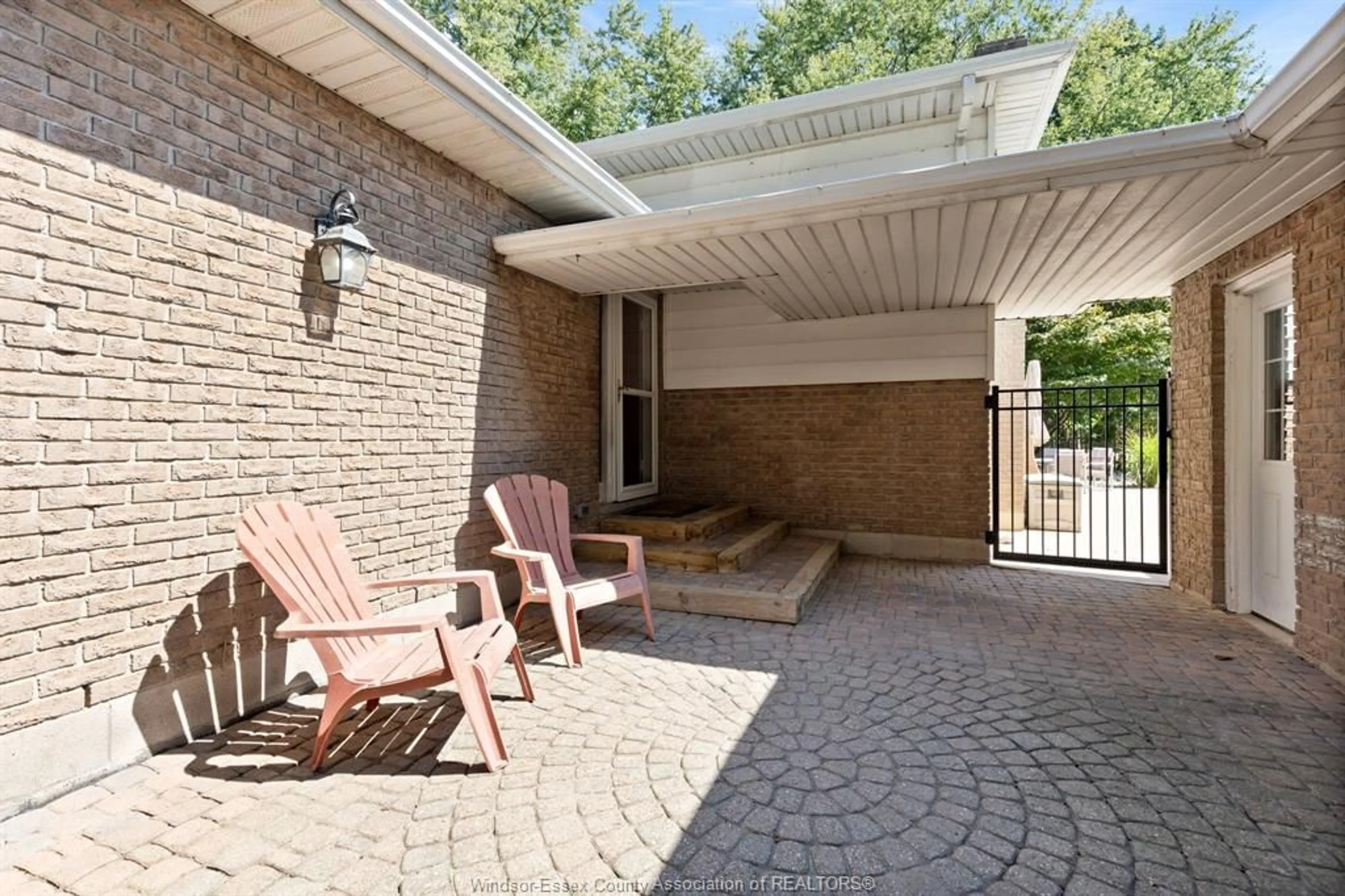 Patio, street for 1336 BRIARWOOD, Kingsville Ontario N9Y 2S2