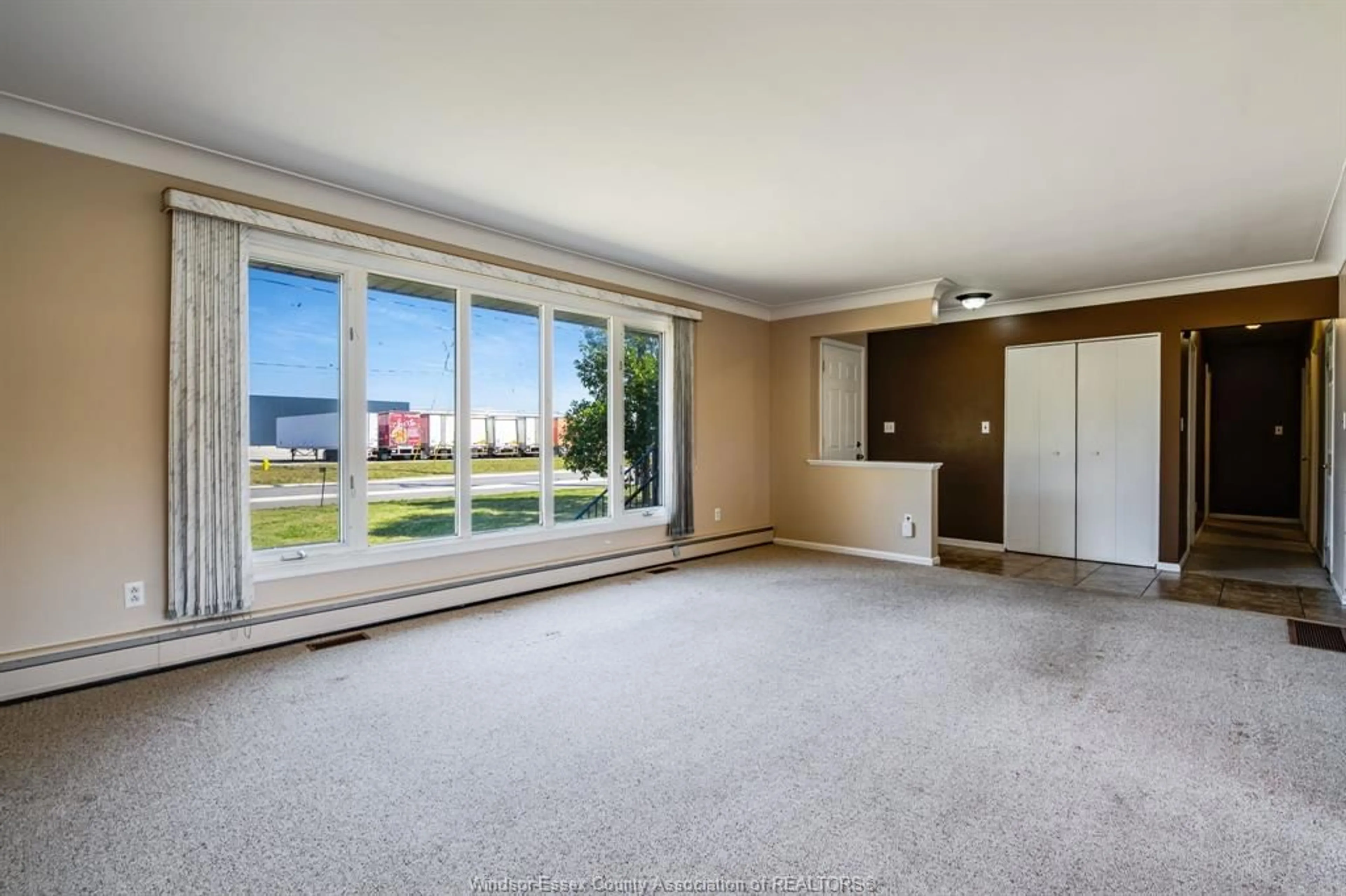 A pic of a room for 501 Road 2, Kingsville Ontario N9Y 2E4